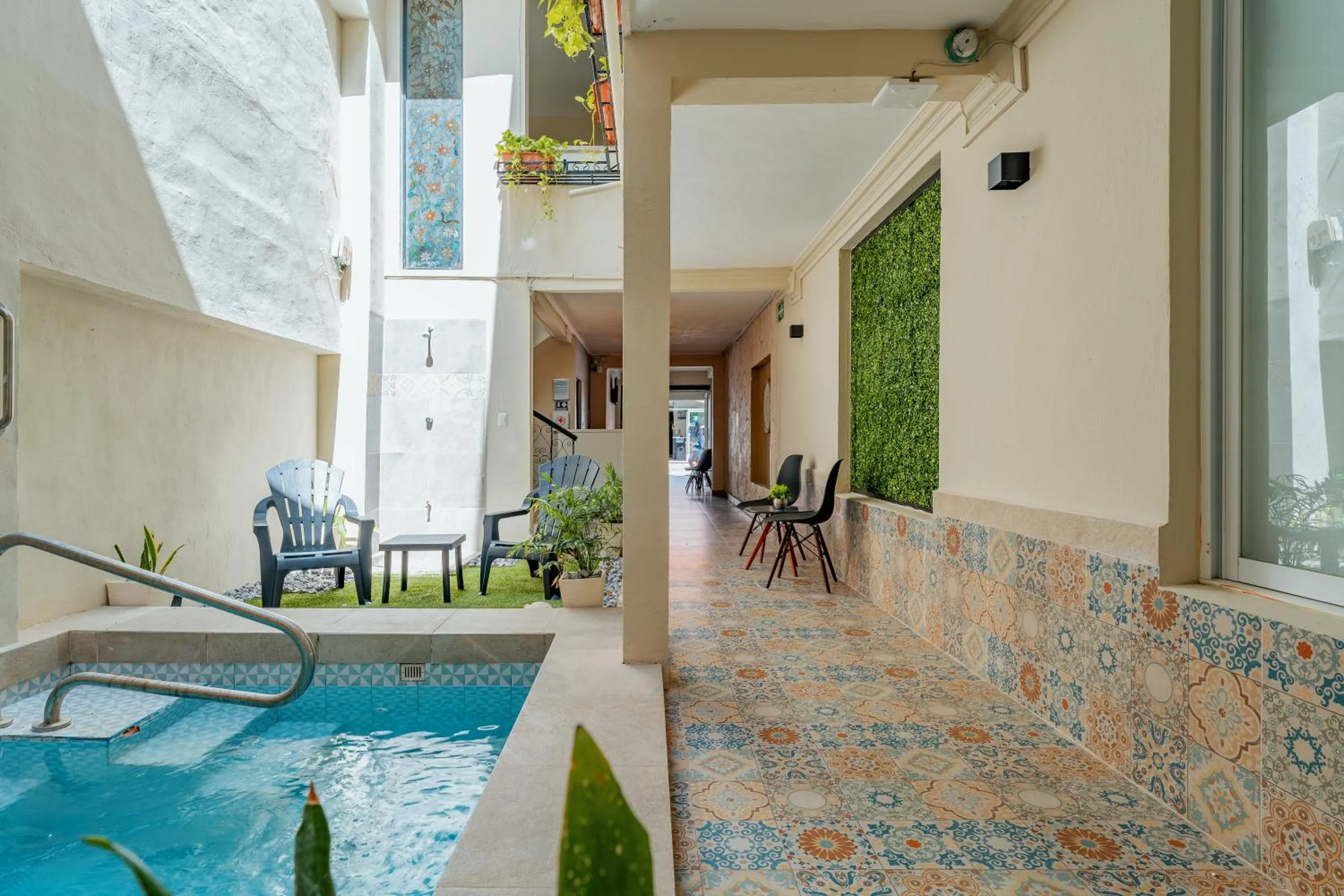 Swimming pool in Hotel Brisas 5a AV, Playa del Carmen