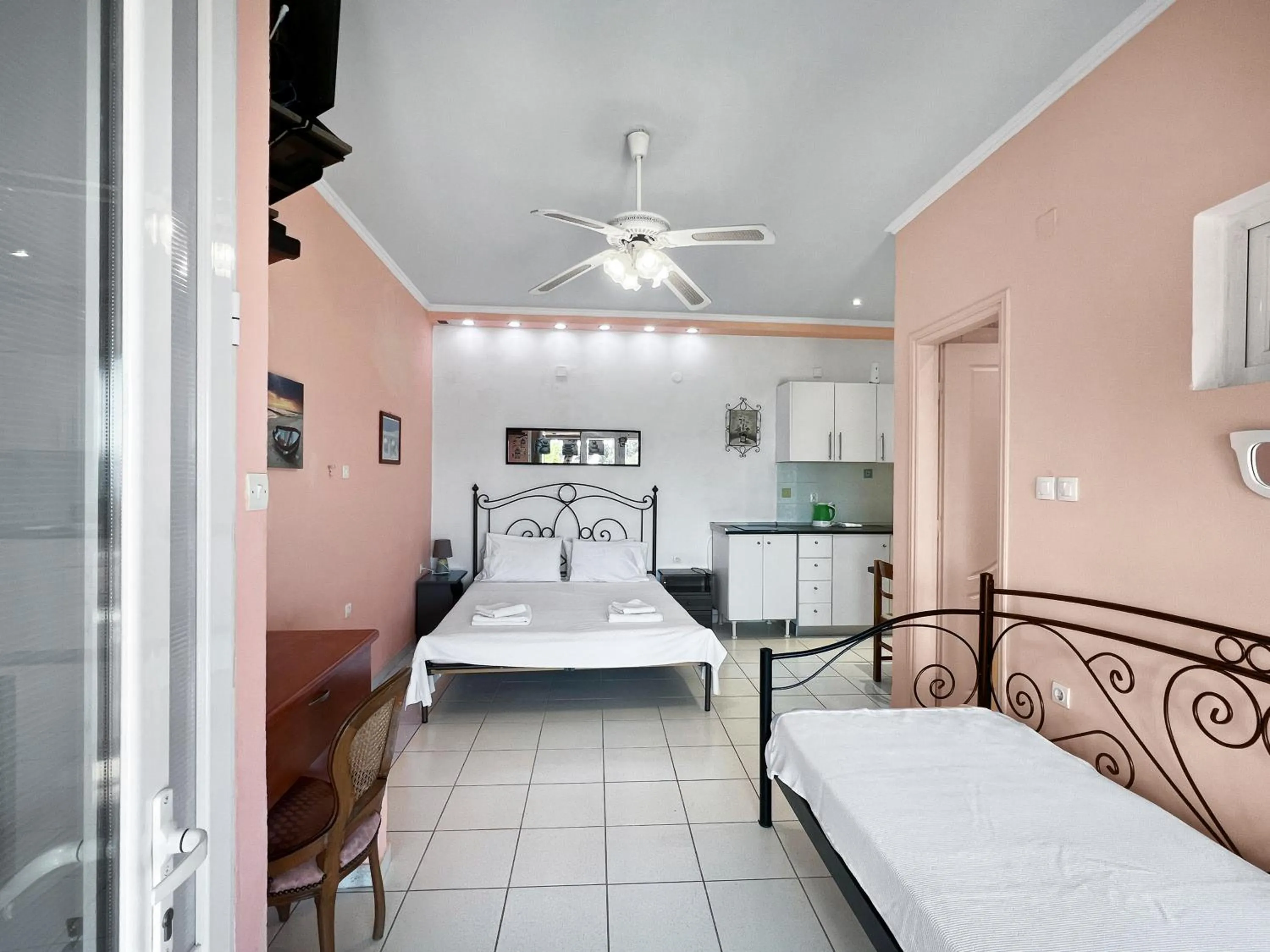 Bedroom, Bed in Corfu Andromaches Holiday Apartments