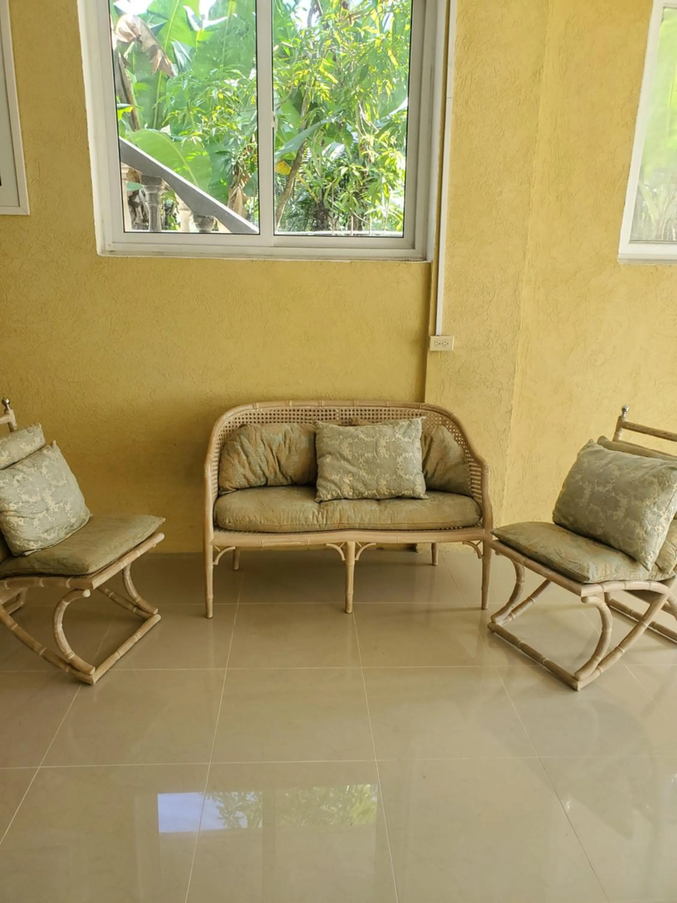 Seating area in Comfy Guest Rooms