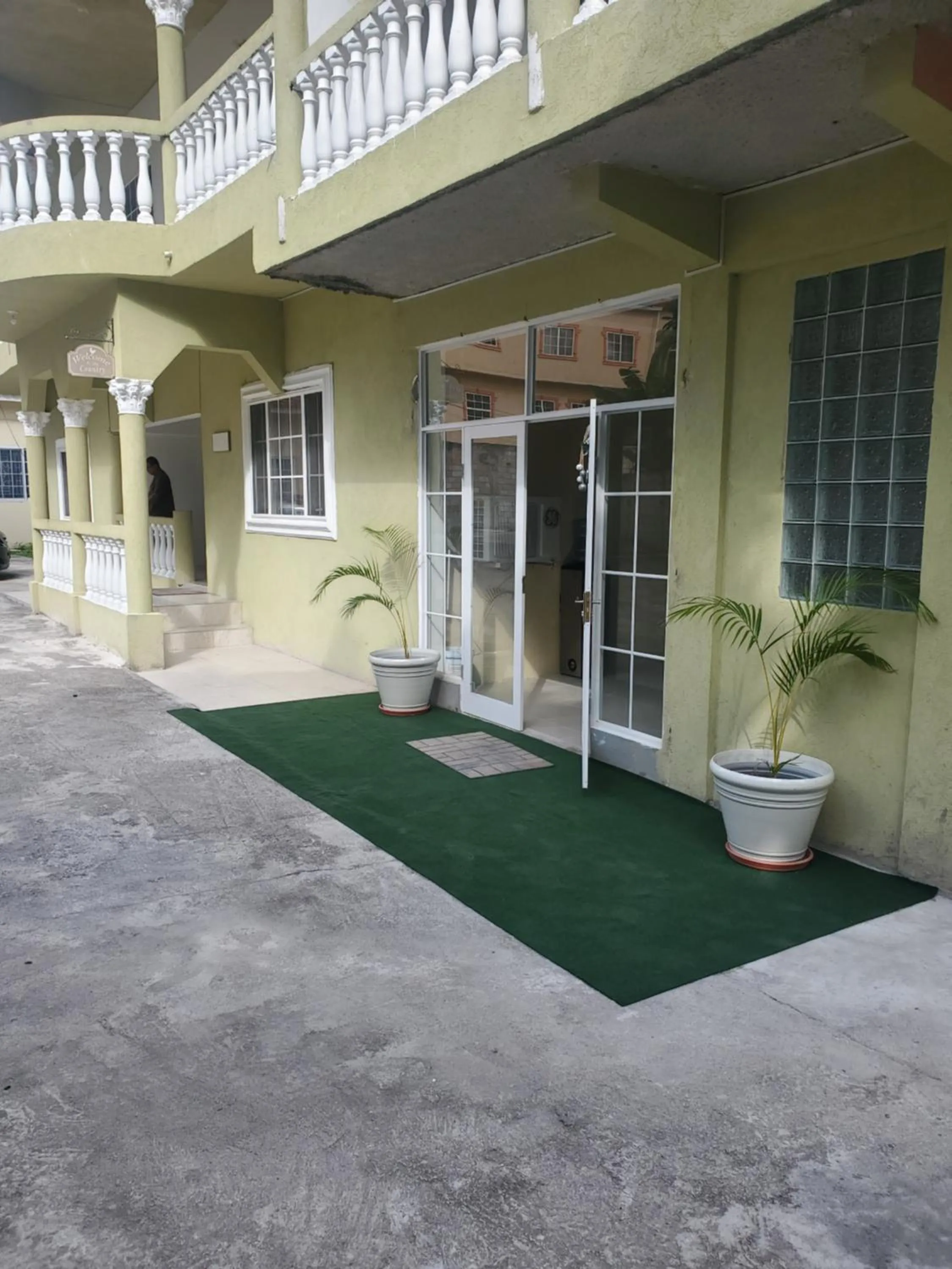 Property building in Comfy Guest Rooms