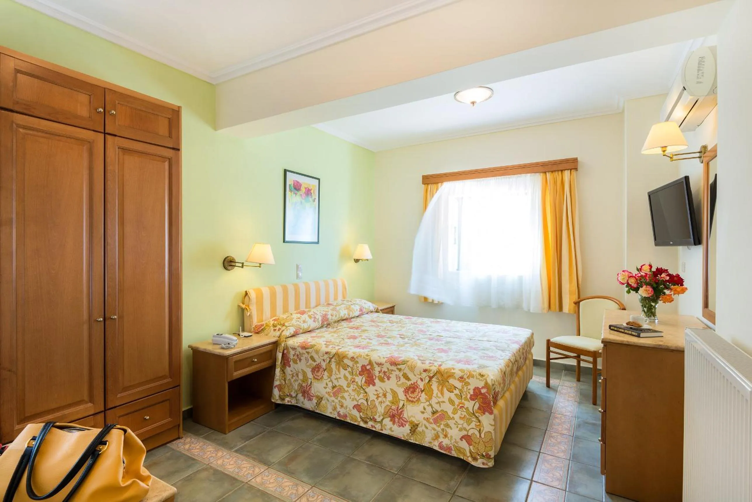 Bedroom, Bed in Andreolas Luxury Suites