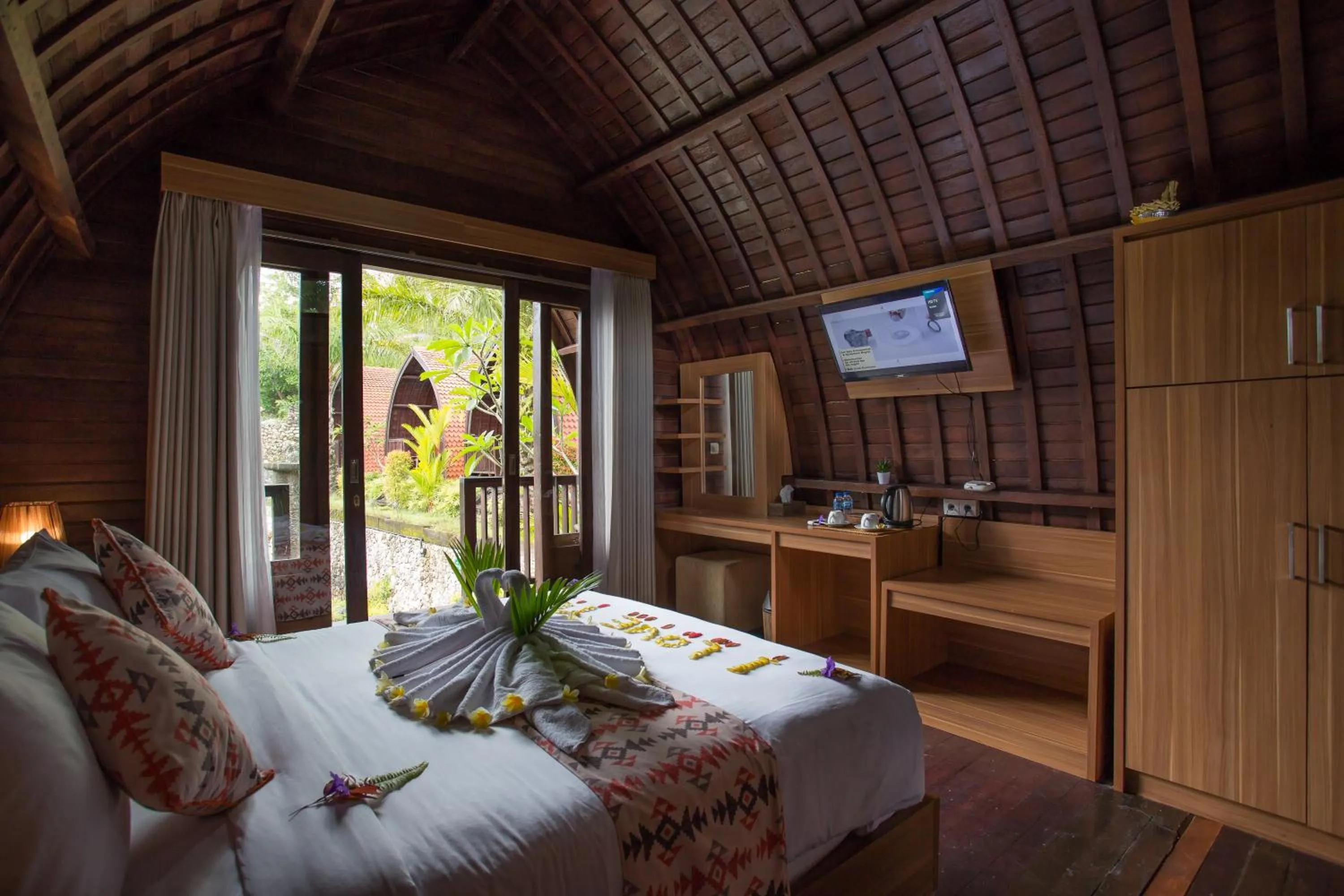 Bed in Klumpu Hill Villas Nusa Penida