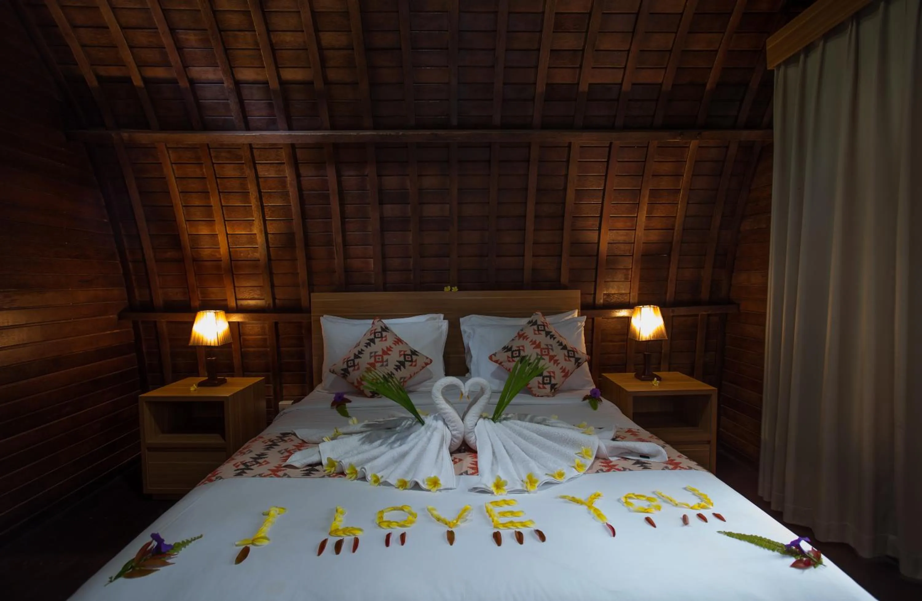 Bed in Klumpu Hill Villas Nusa Penida