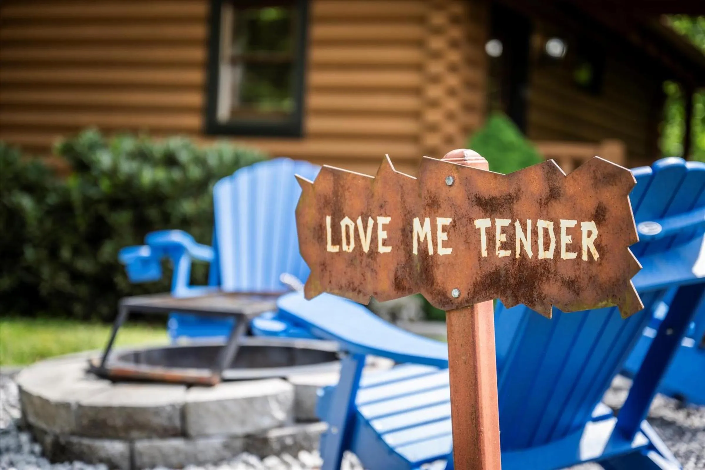 Facade/entrance in Love Me Tender Studio Cabin