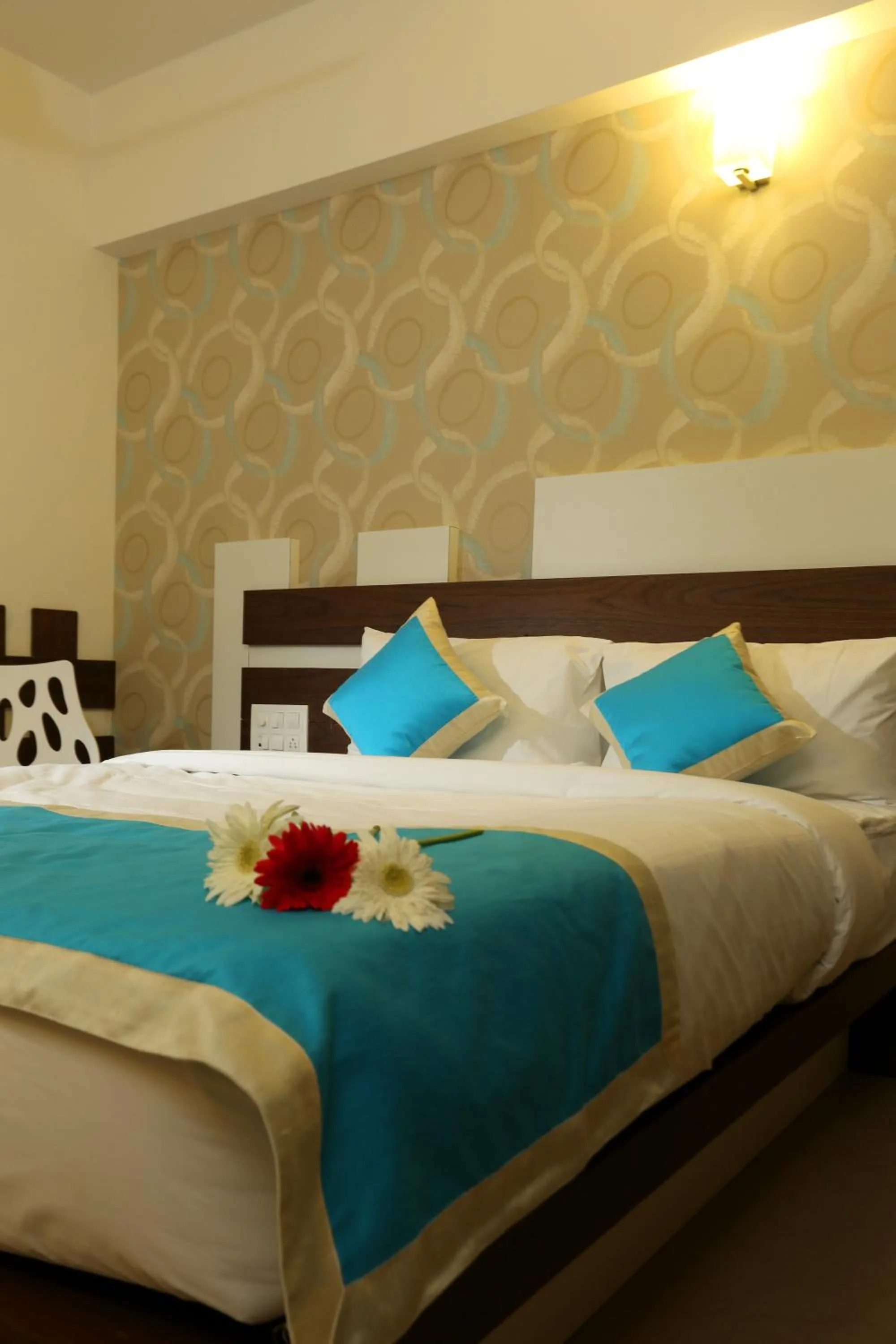 Photo of the whole room, Bed in moriz inz