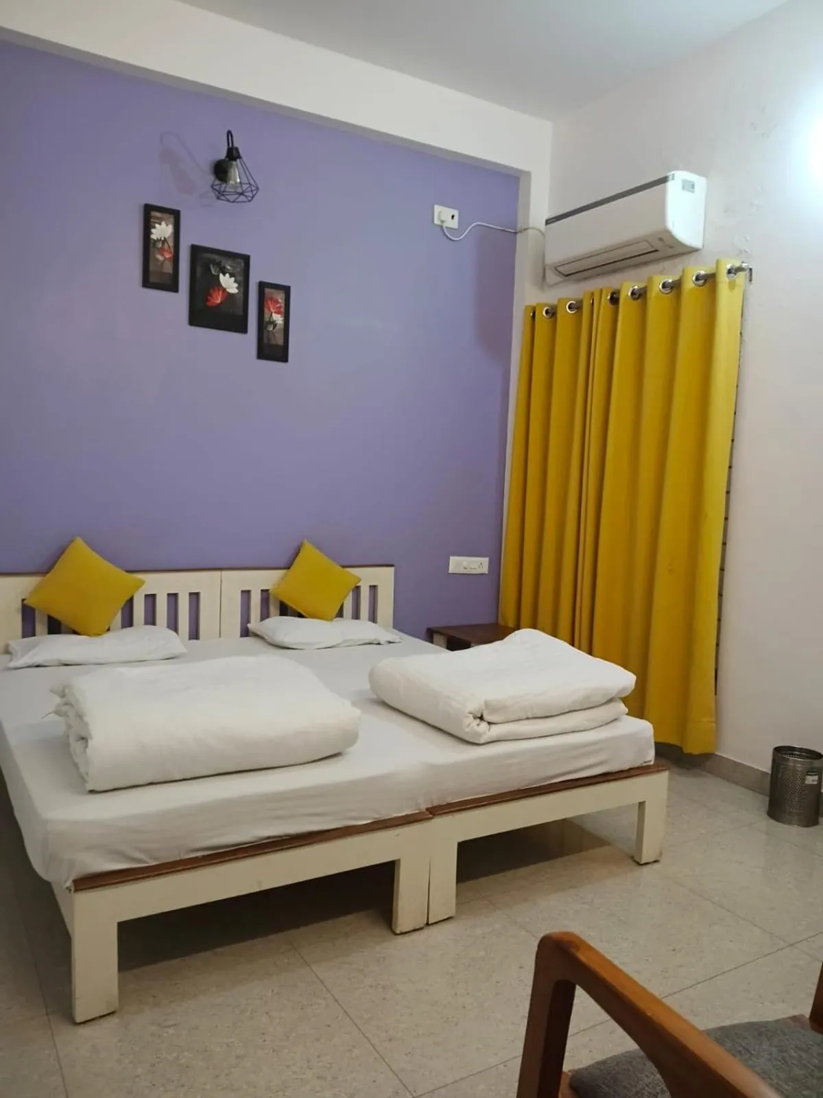 Bed in The Autumn Leaves Bhopal