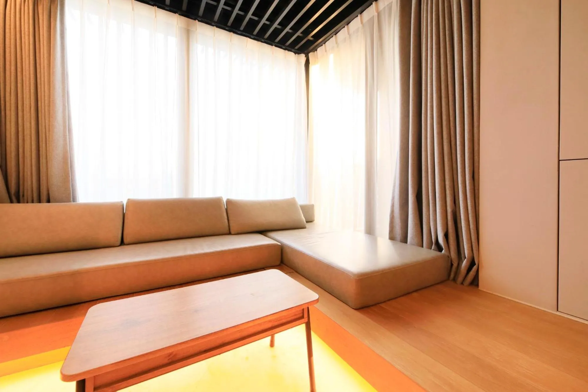 Living room in Amanecer Hotel