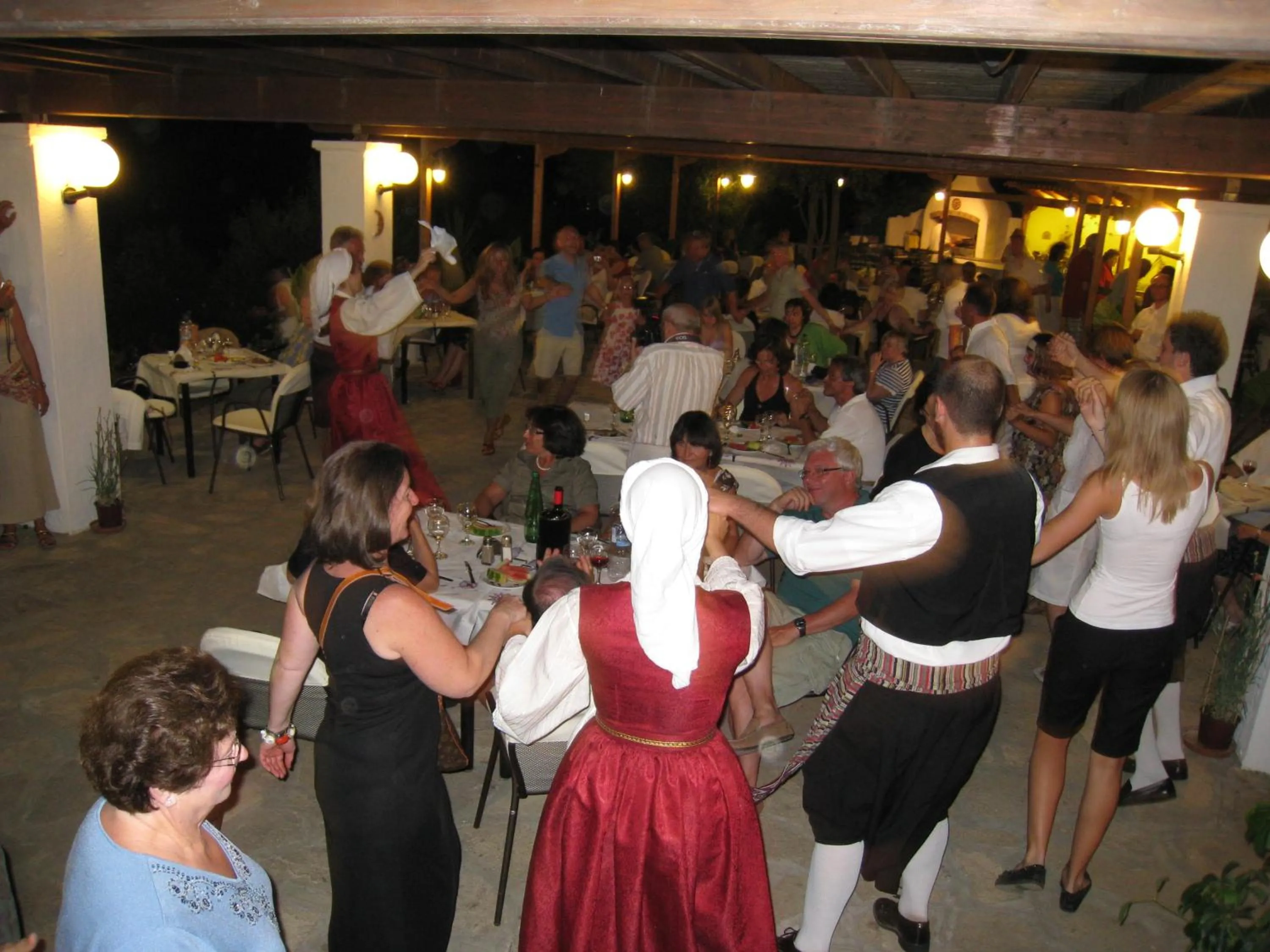 Evening entertainment in Kerveli Village Hotel
