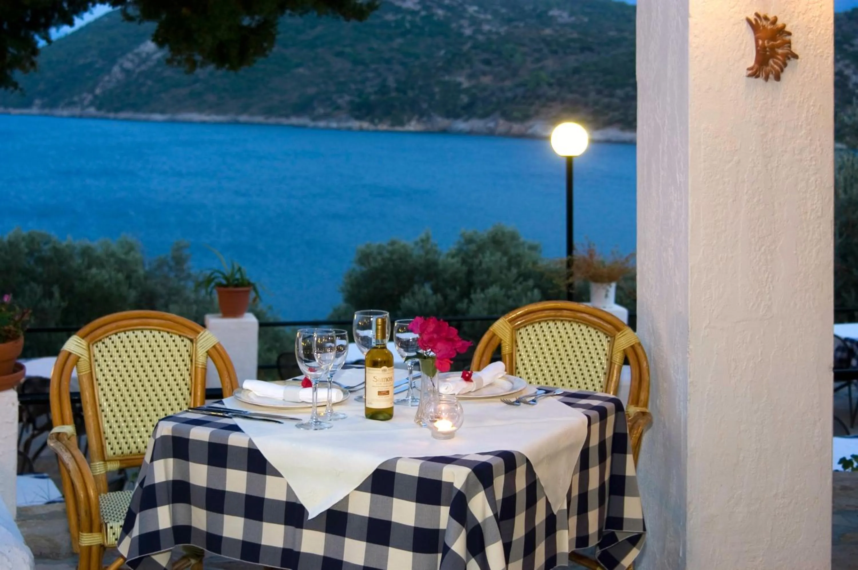 Restaurant/places to eat in Kerveli Village Hotel