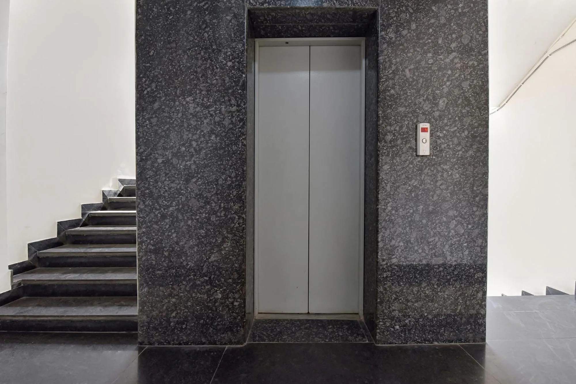 elevator in Via Golden Wings