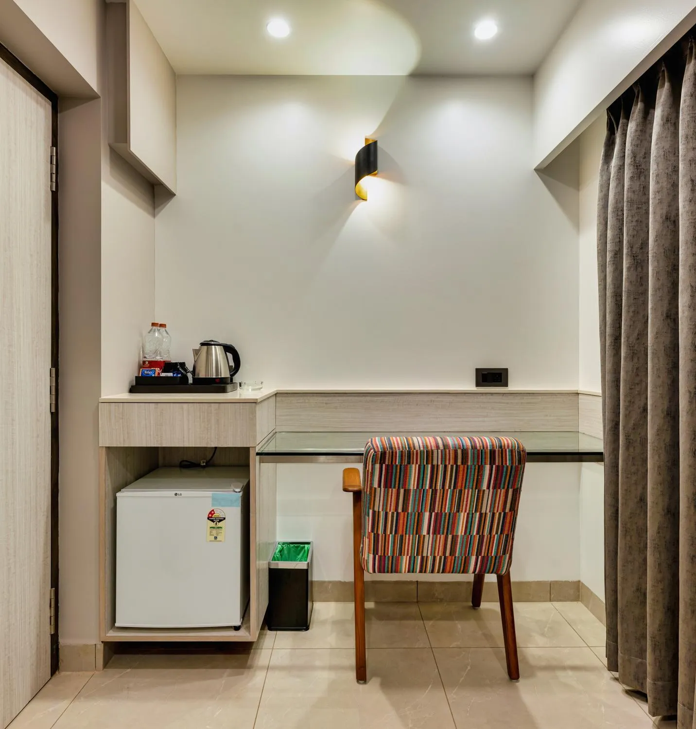 Coffee/tea facilities in Hotel Landmark By Pai