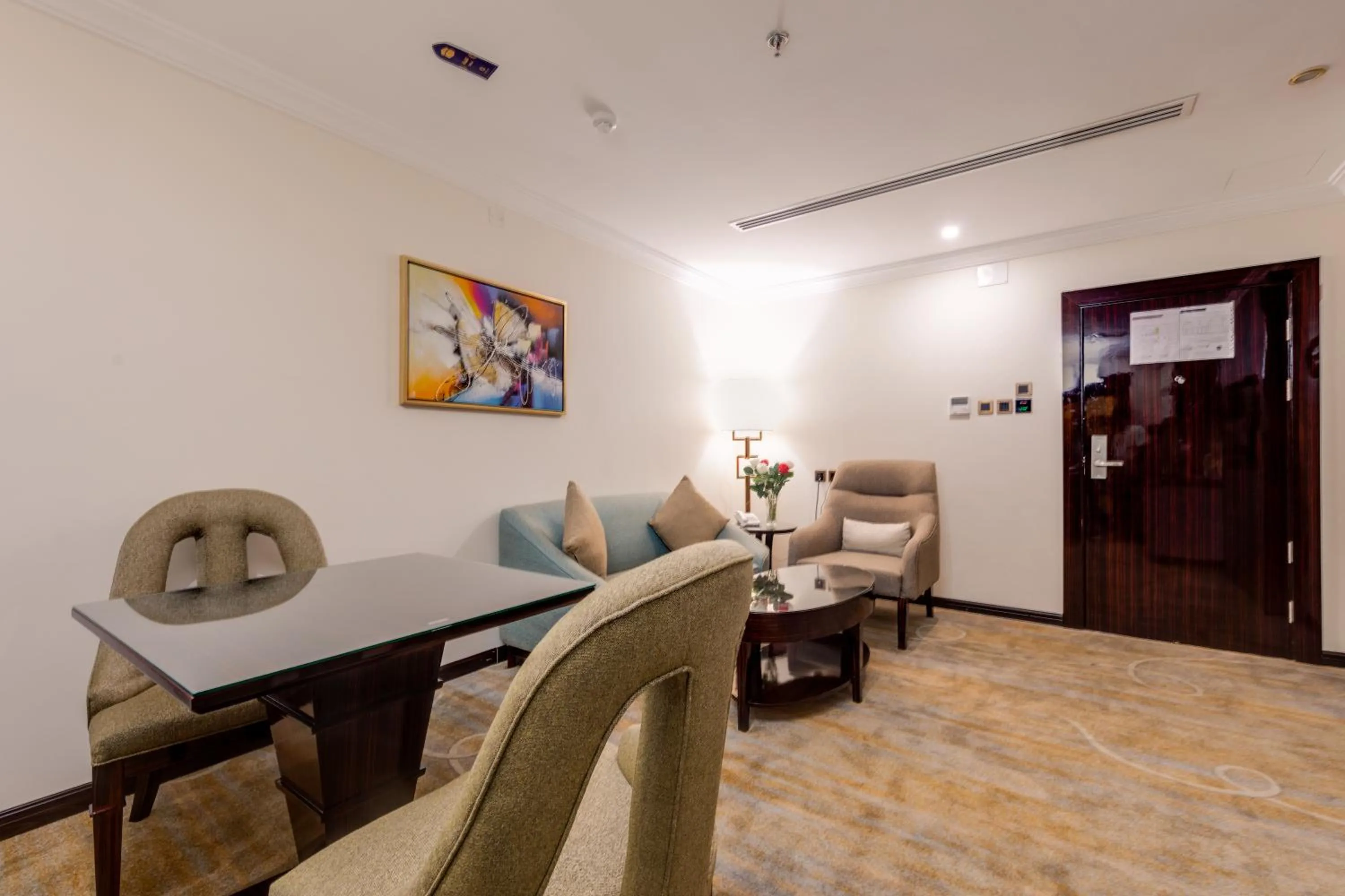 TV and multimedia in Al Ertiqaa Hotel