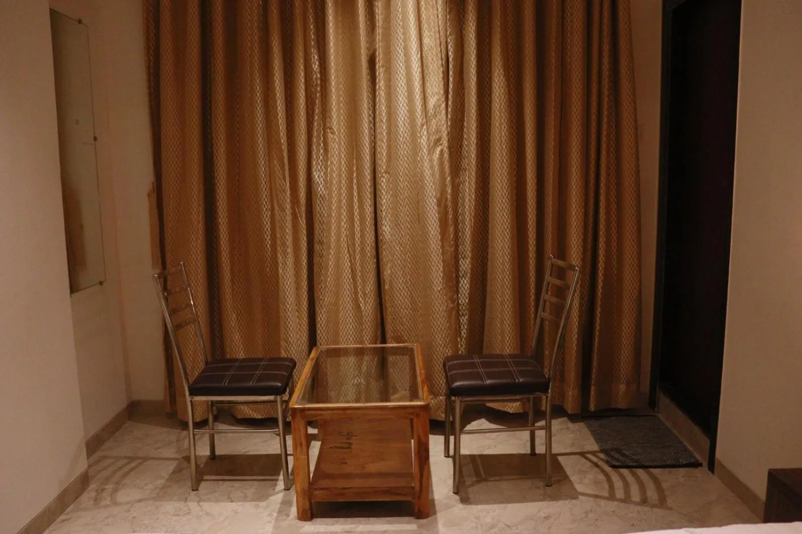 Seating area in Hotel Candor Amigo Airoli Mind Space