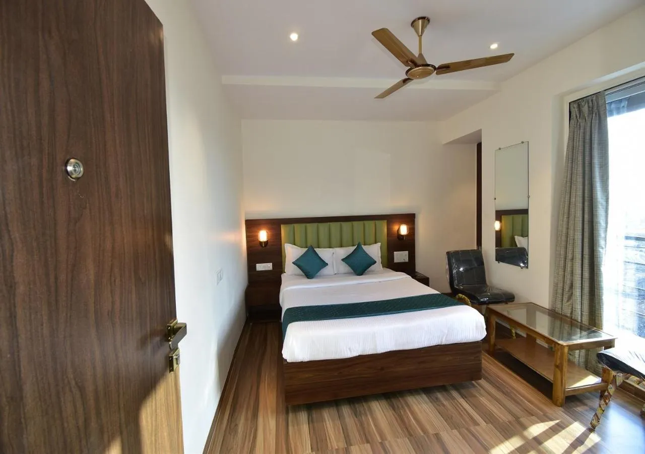 Bed in Hotel Candor Amigo Airoli Mind Space