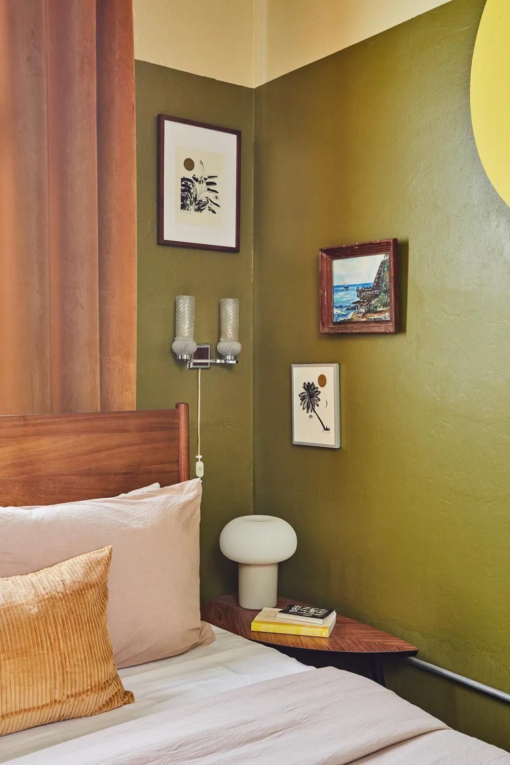 Bed in DADA JAJA by DW