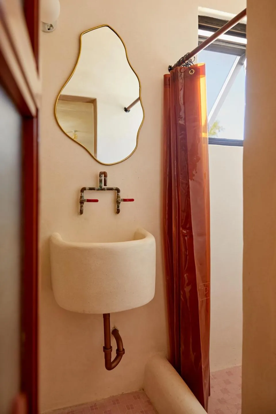 Bathroom in DUNA by DW