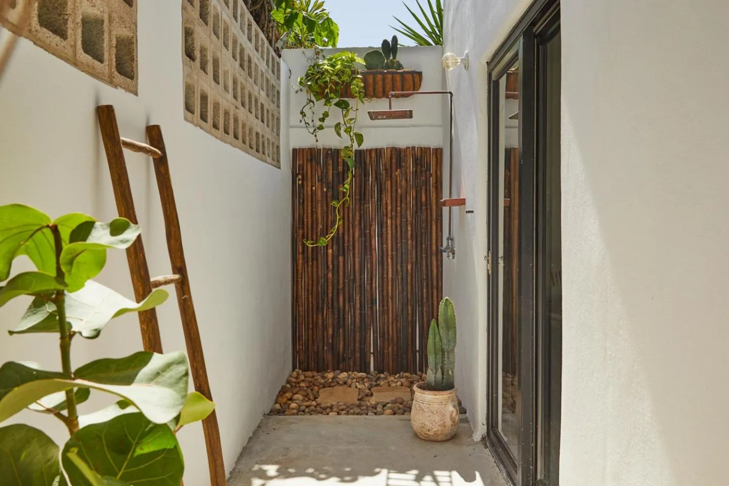 Shower in DUNA by DW