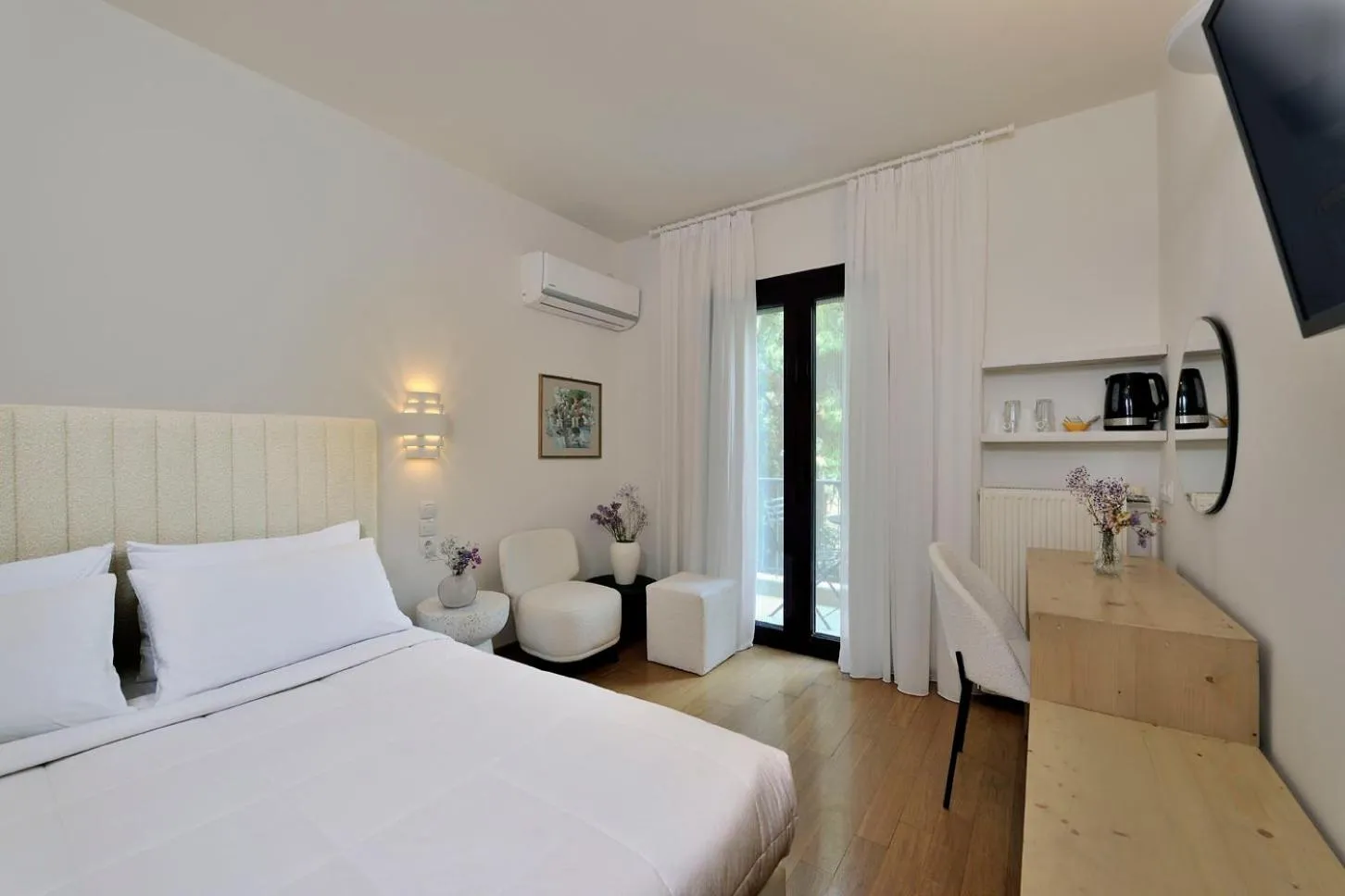 Bedroom, Bed in Dryades & Orion Hotel