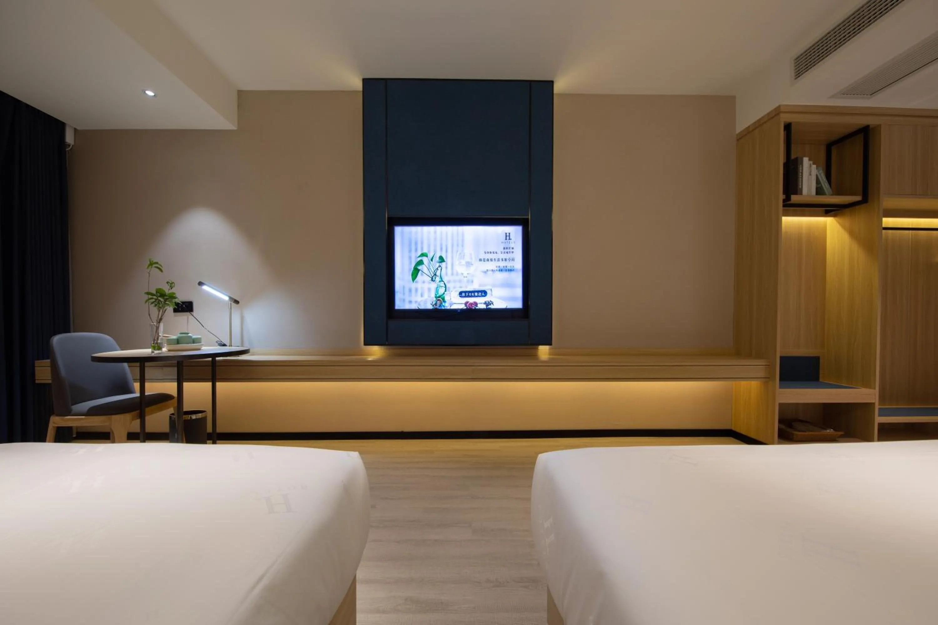 Bedroom, Bed in Ausotel by Argyle Baiyun International Airport Renhe Metro Exit B