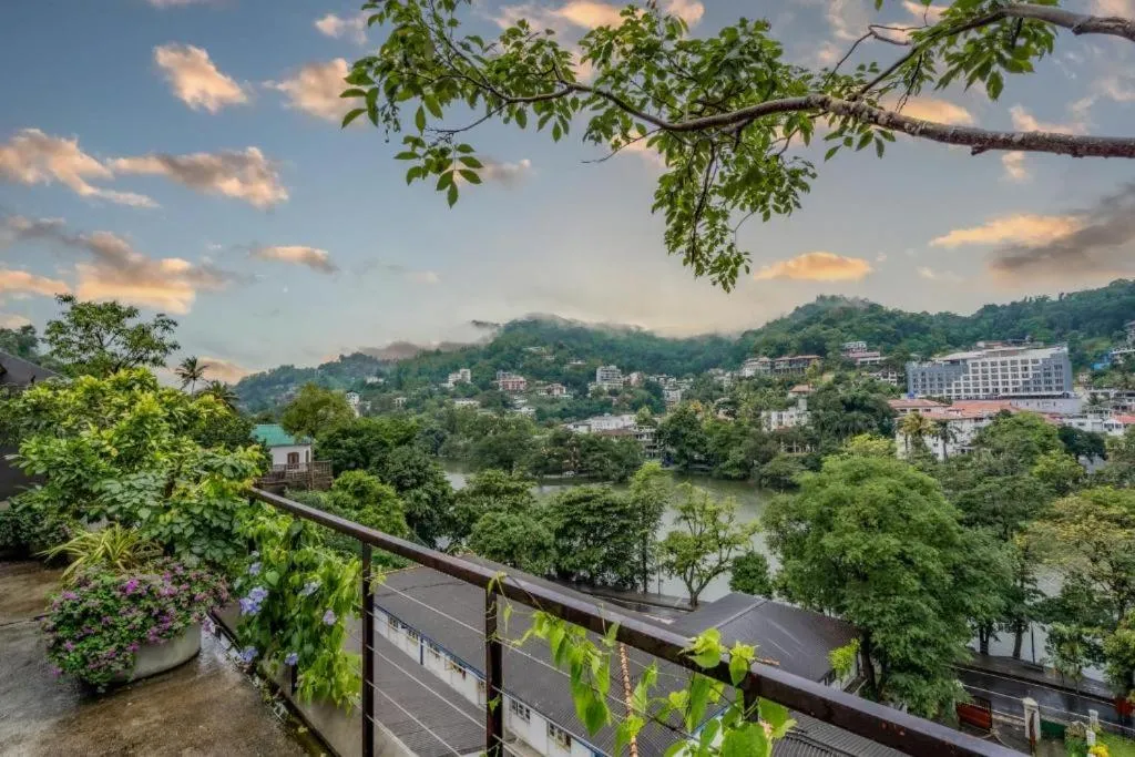 Two Bed Room Apartment with Lake View in Lake Avenue Hotel Kandy