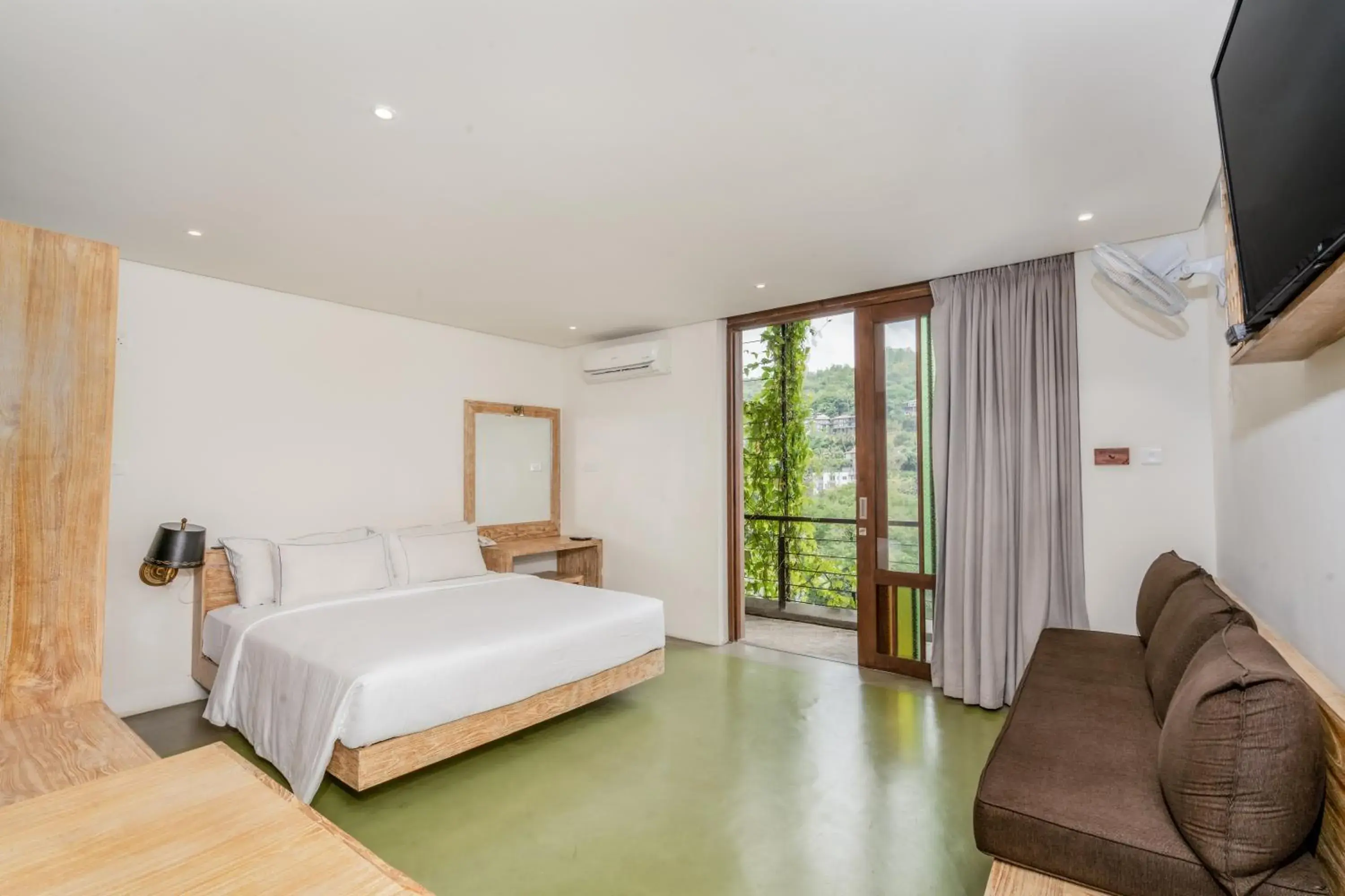 Family Suite with Lake View in Lake Avenue Hotel Kandy Family Suite with Lake View in Lake Avenue Hotel Kandy