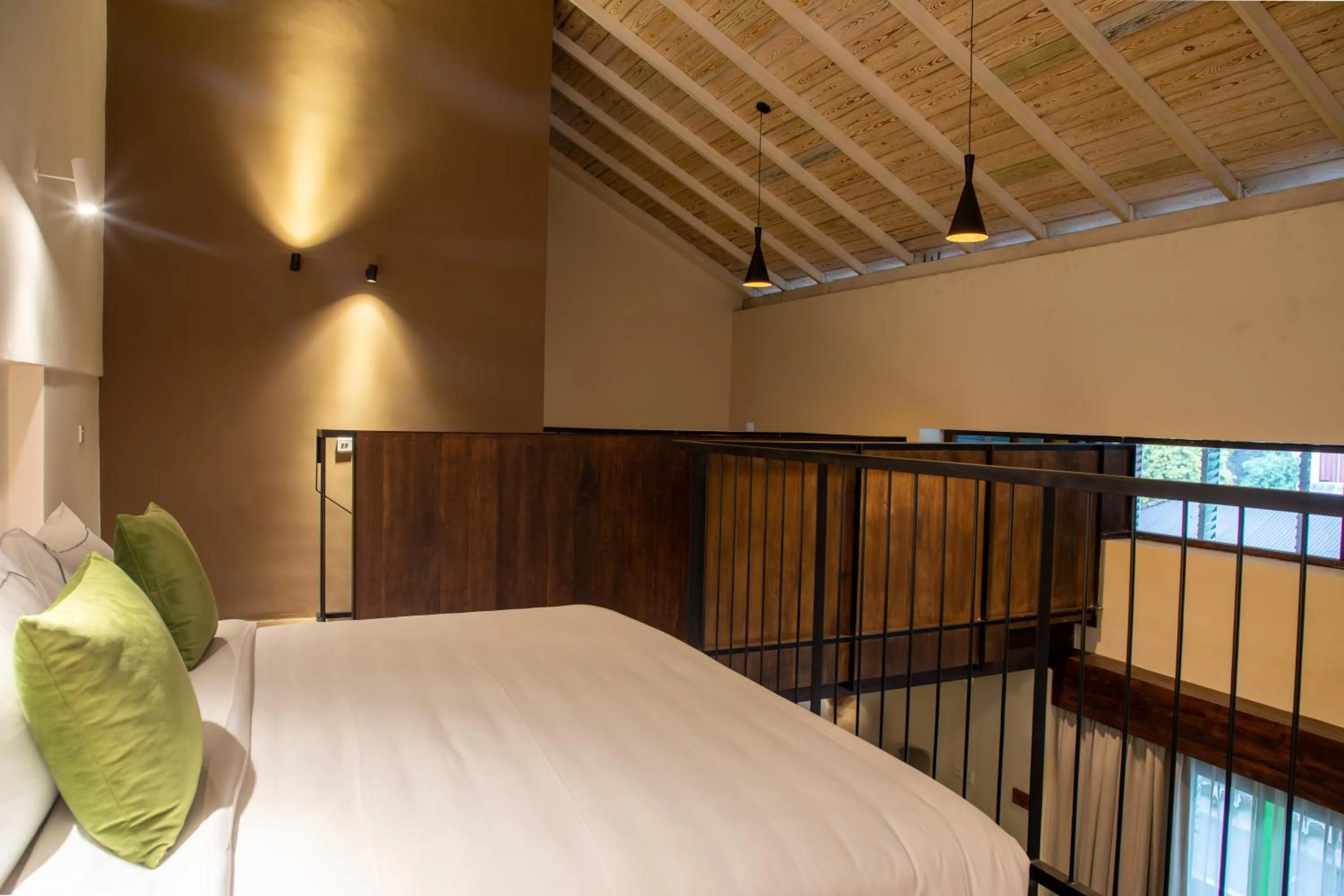 Bed in Lake Avenue Hotel Kandy