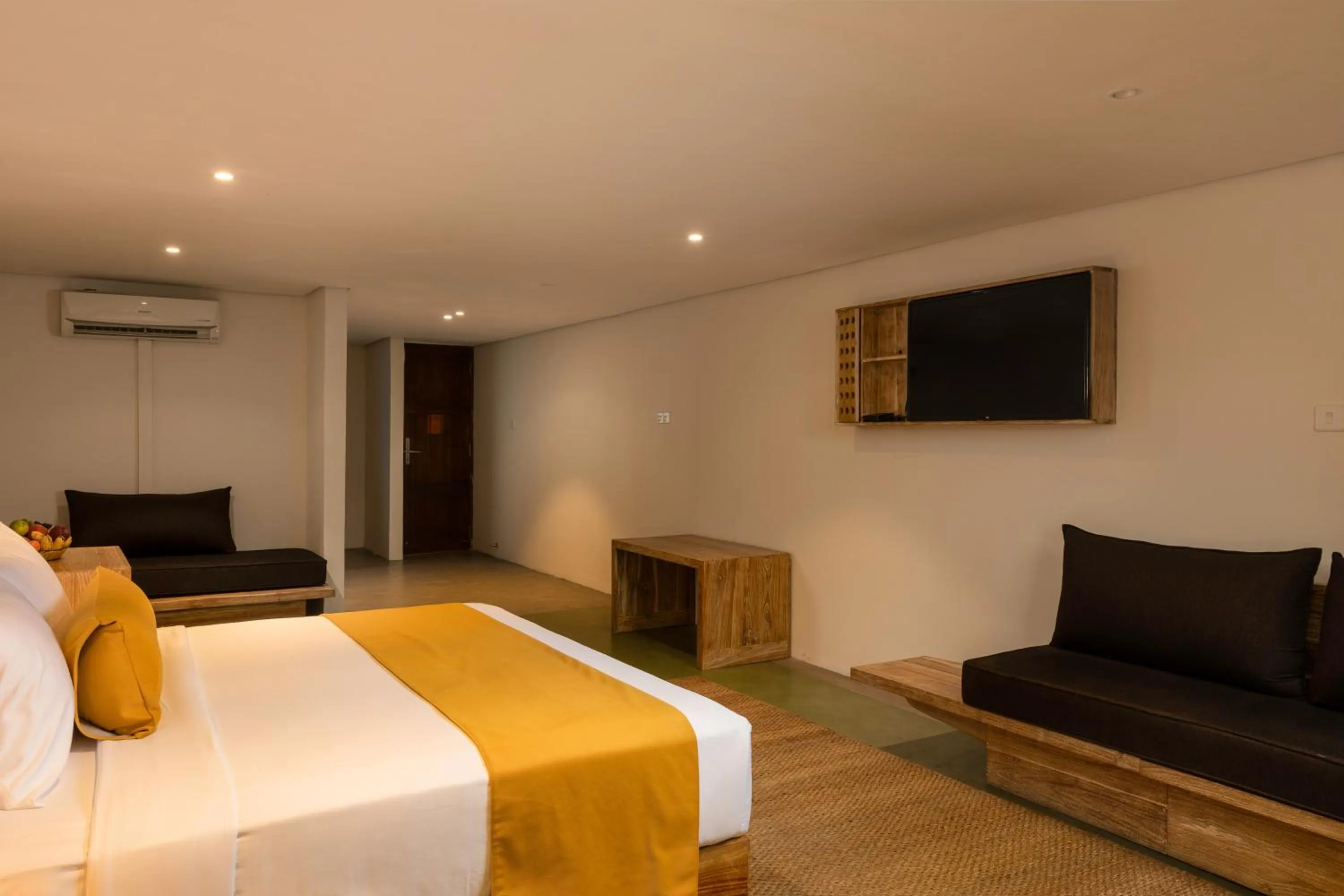 Bedroom, Bed in Lake Avenue Hotel Kandy