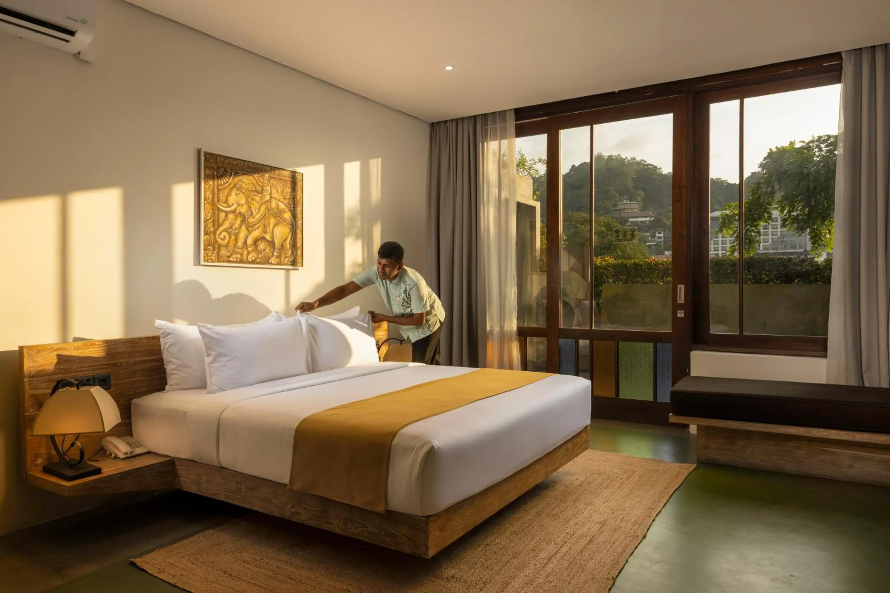 Bedroom, Bed in Lake Avenue Hotel Kandy