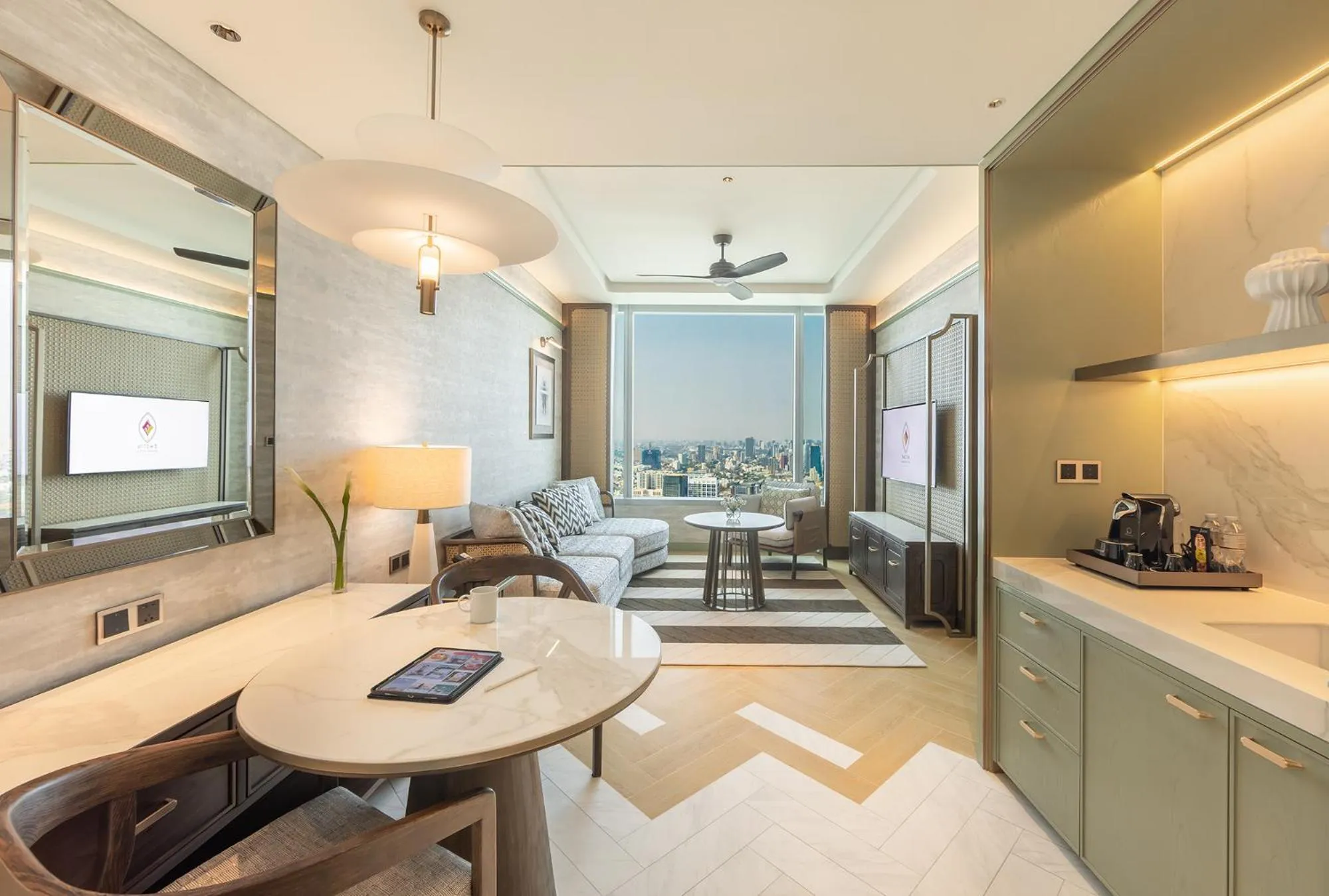 Living room in Eastin Grand Hotel Phayathai