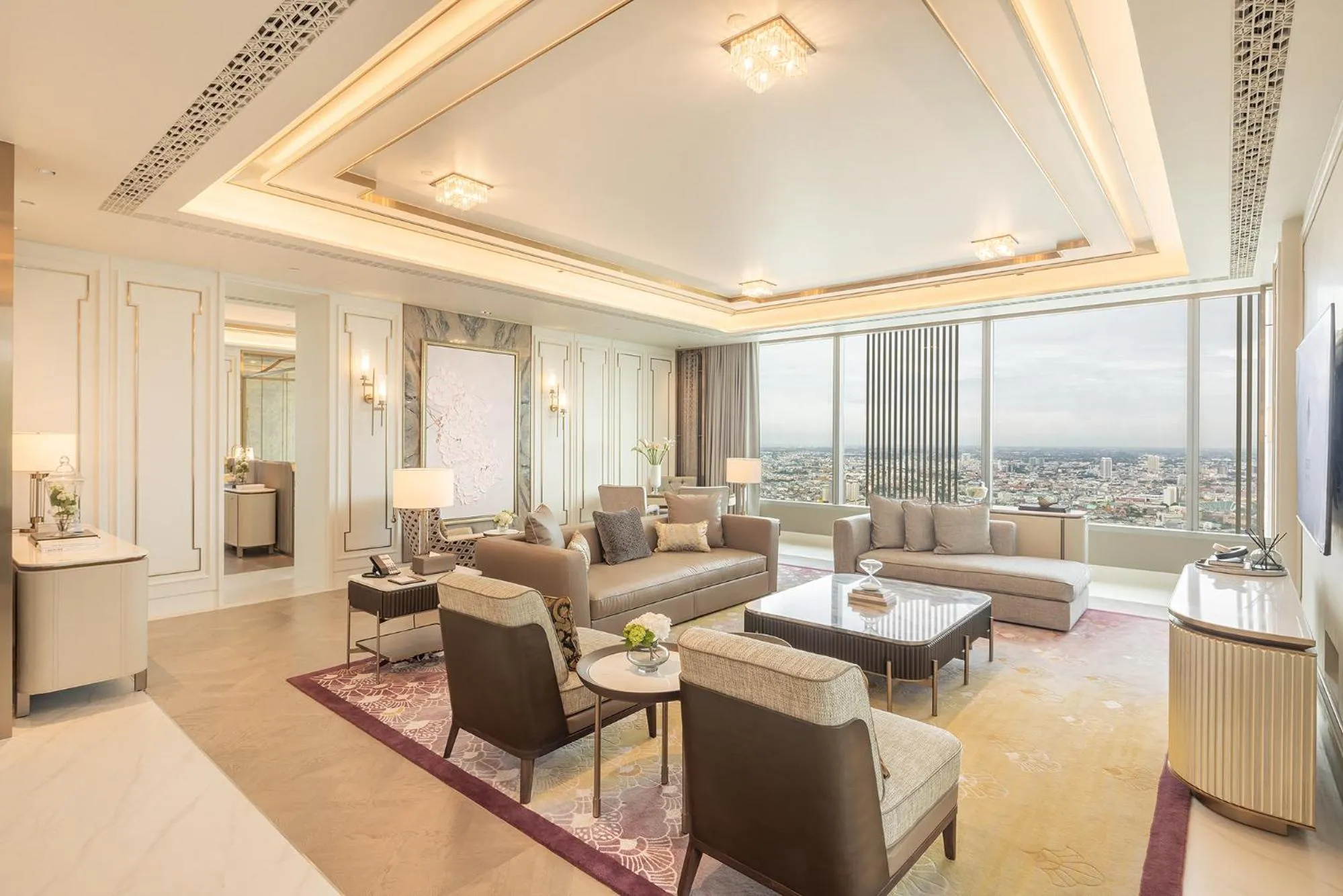 Living room in Eastin Grand Hotel Phayathai