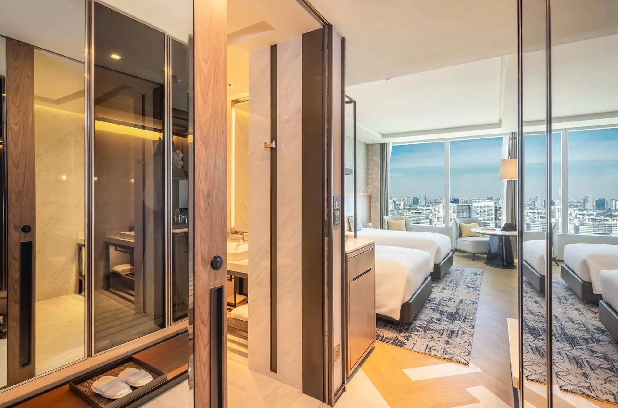 Photo of the whole room, Bed in Eastin Grand Hotel Phayathai