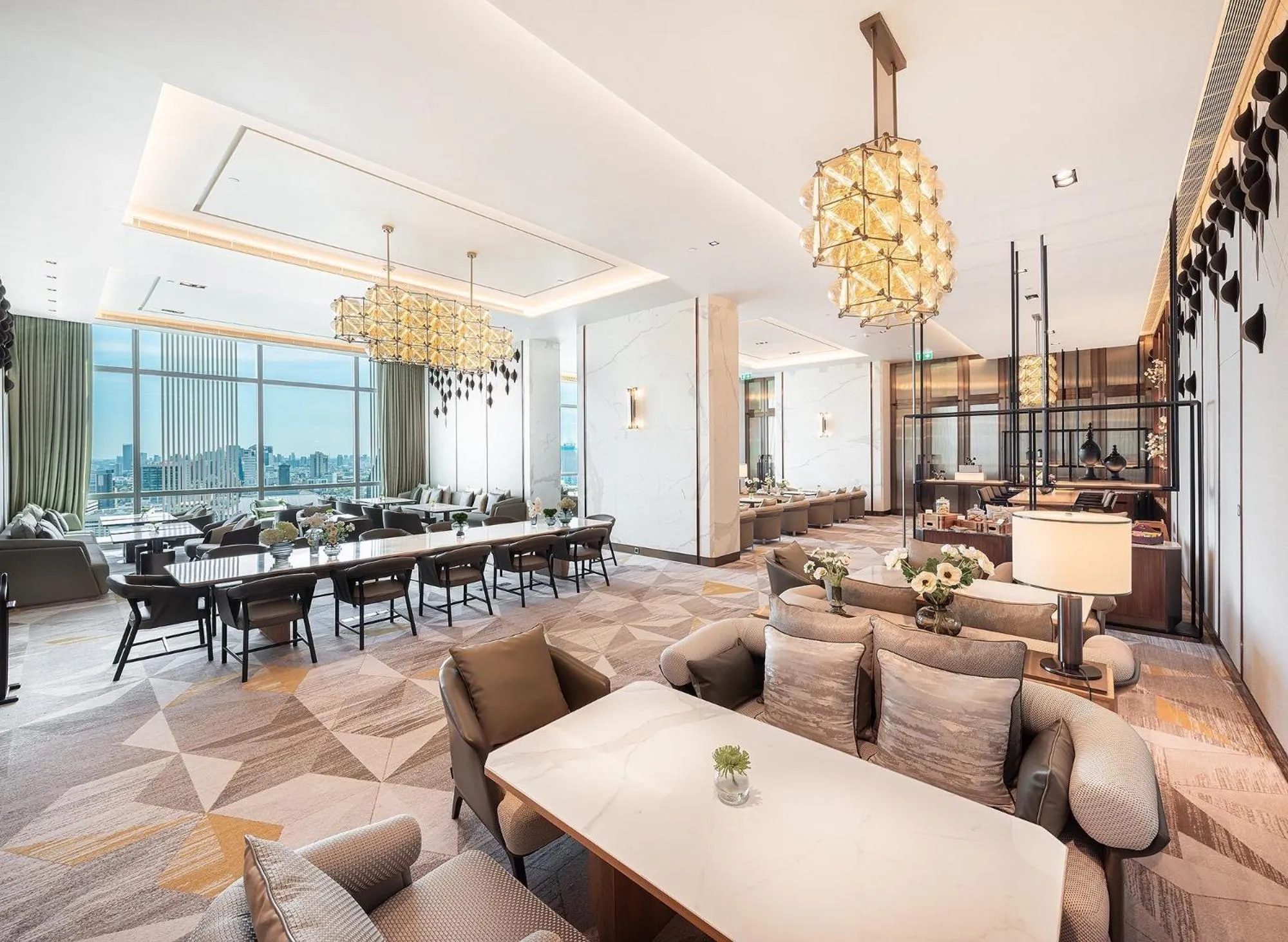 Lounge or bar in Eastin Grand Hotel Phayathai