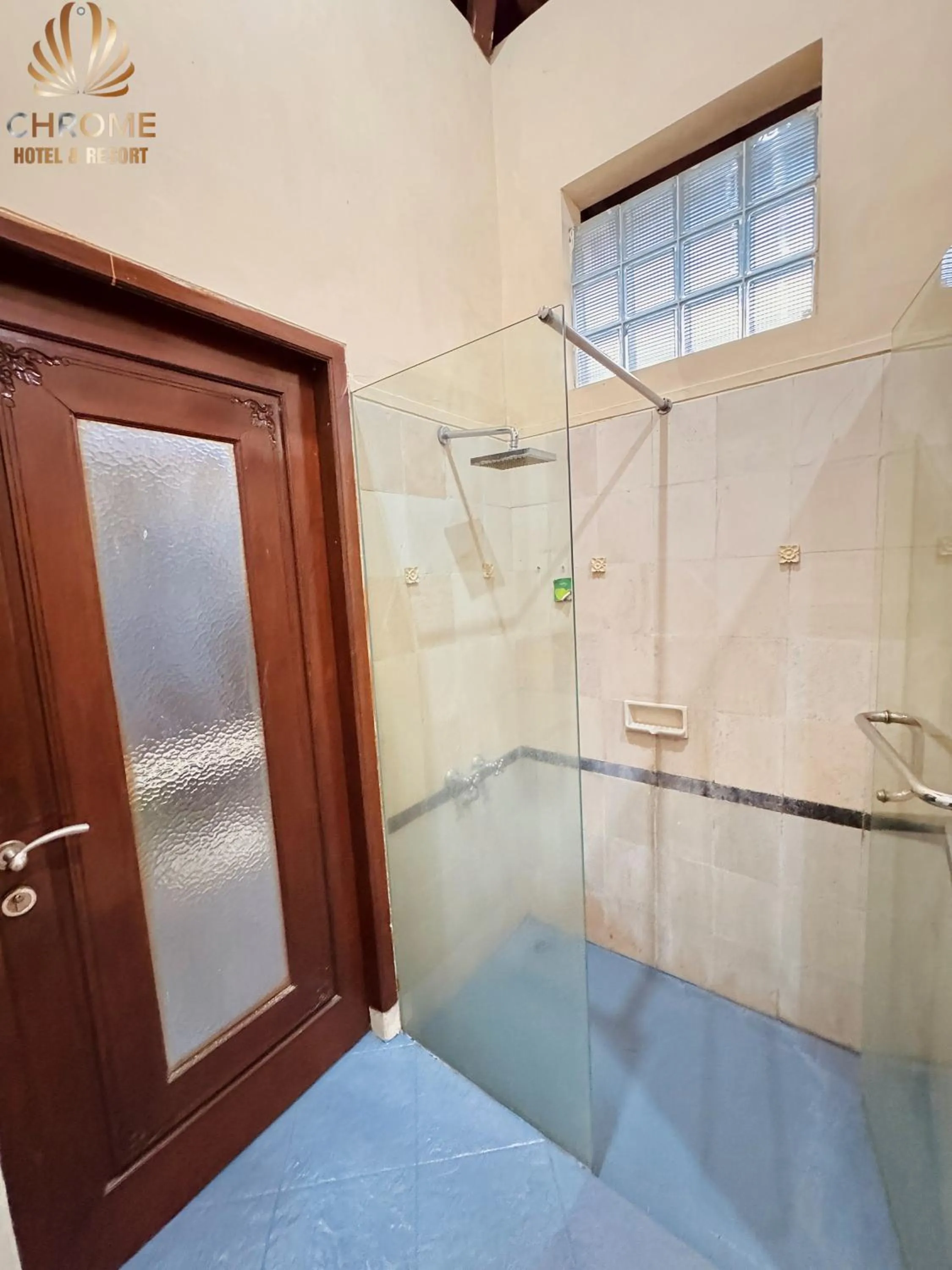 Bathroom in chrome hotel & resort solo