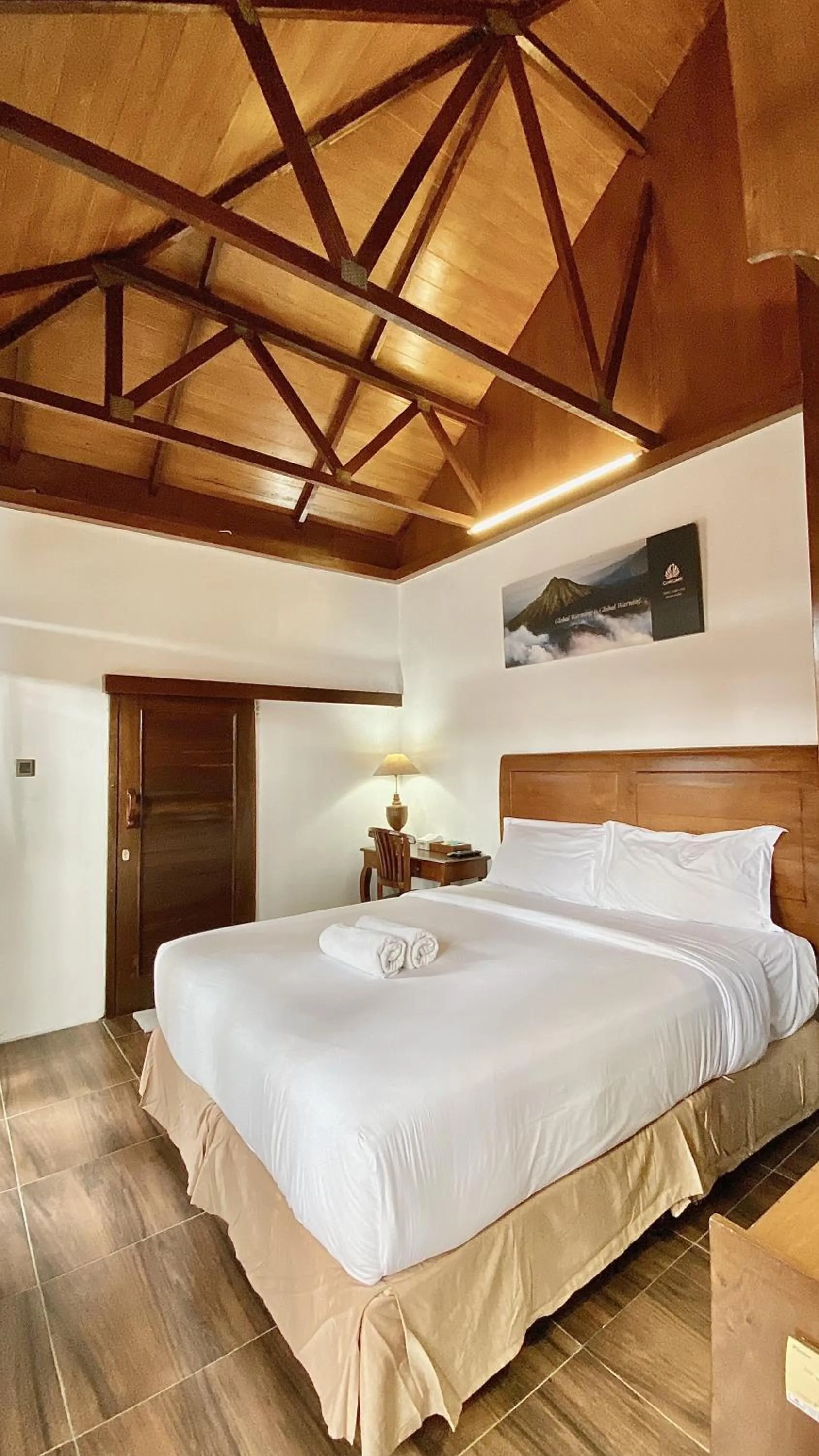 Bed in chrome hotel & resort solo