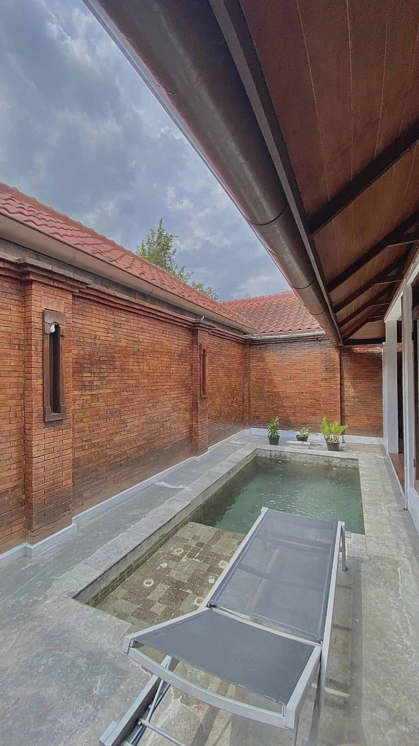 chrome hotel & resort solo