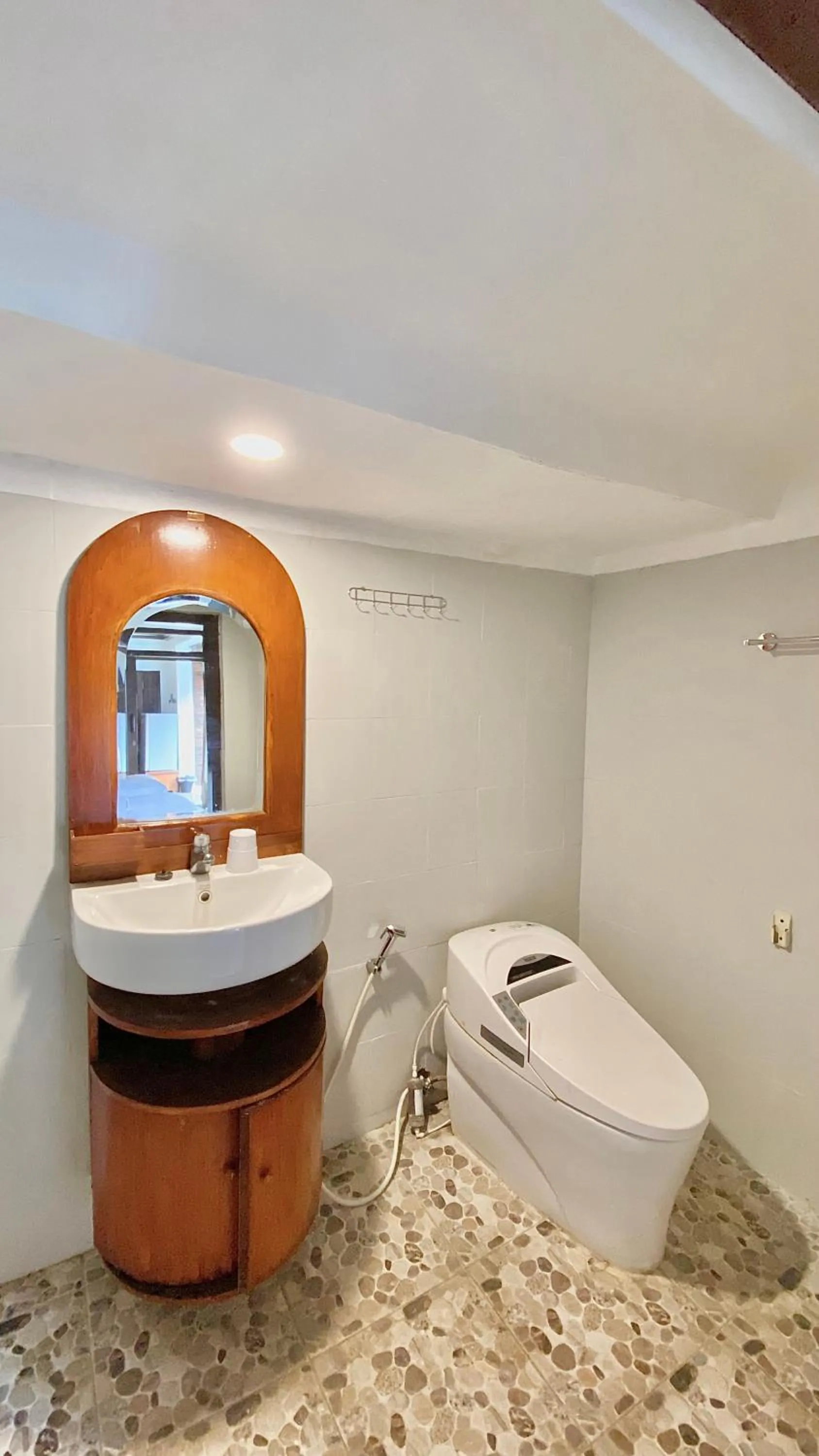 chrome hotel & resort solo