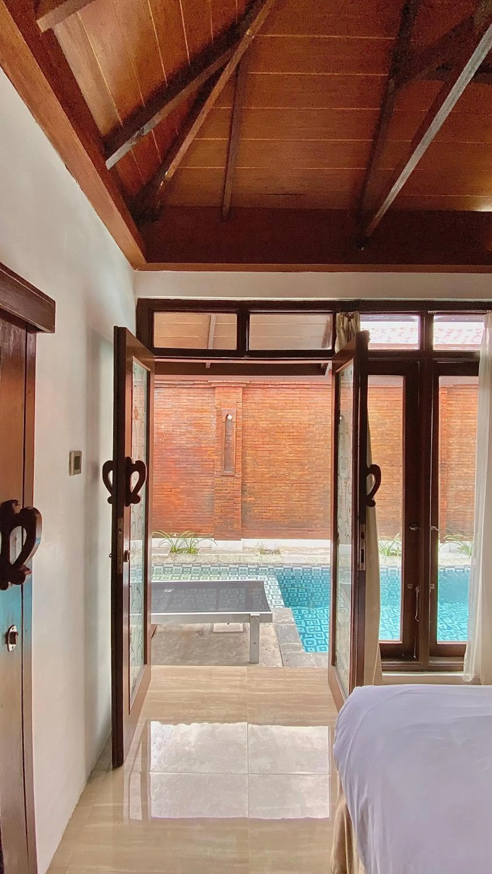 Bed in chrome hotel & resort solo