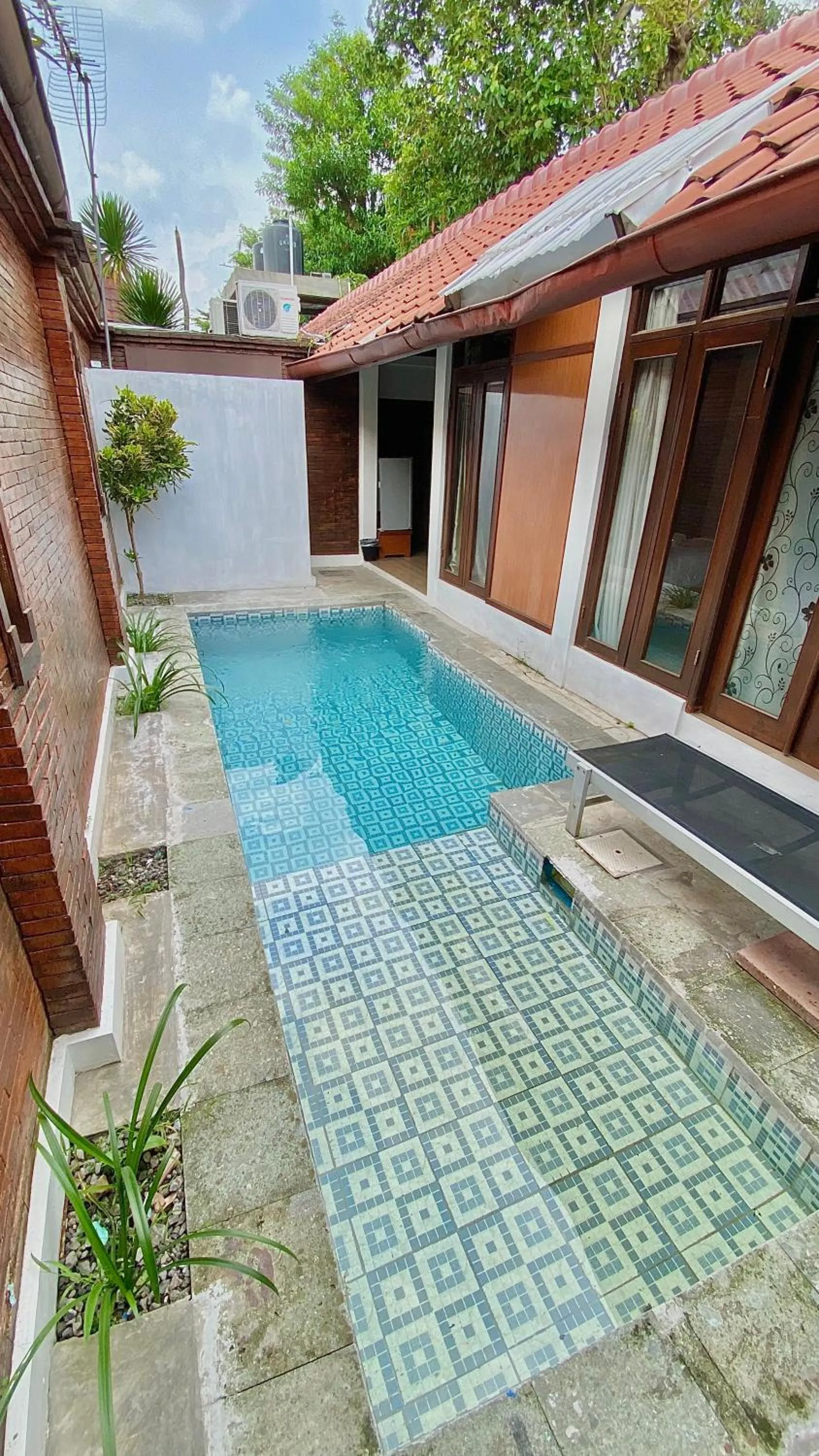 chrome hotel & resort solo