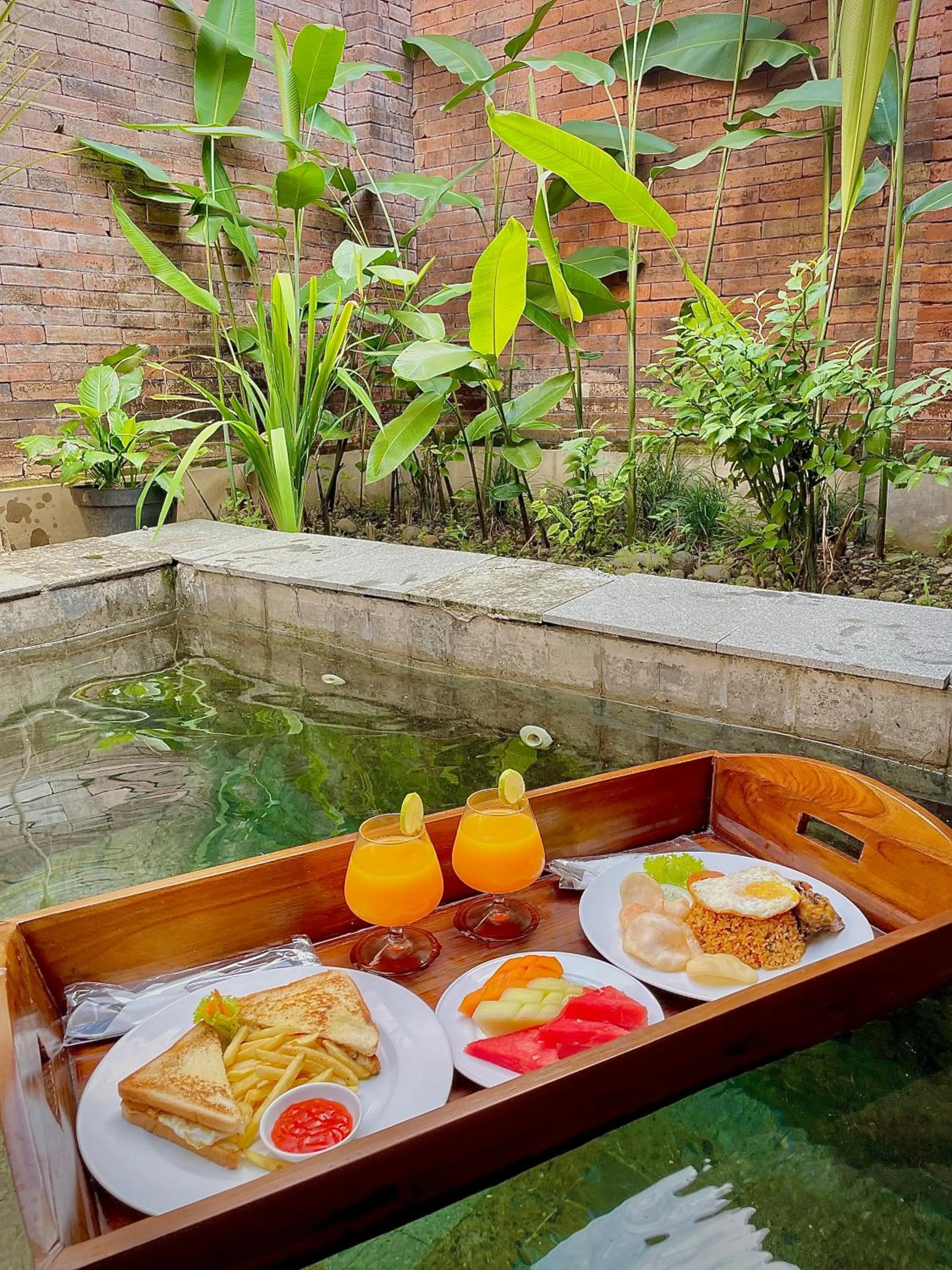 Breakfast in chrome hotel & resort solo