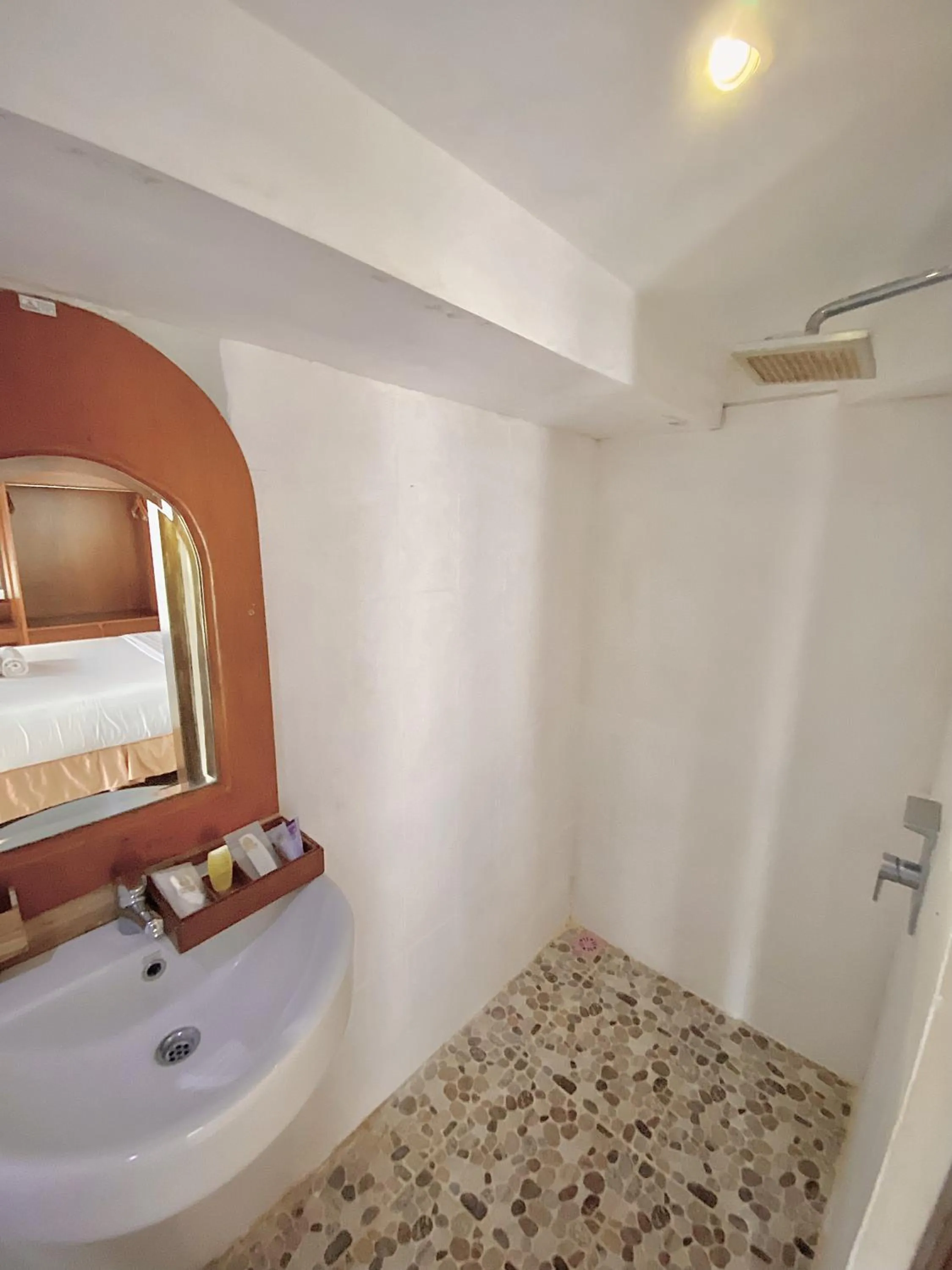 chrome hotel & resort solo