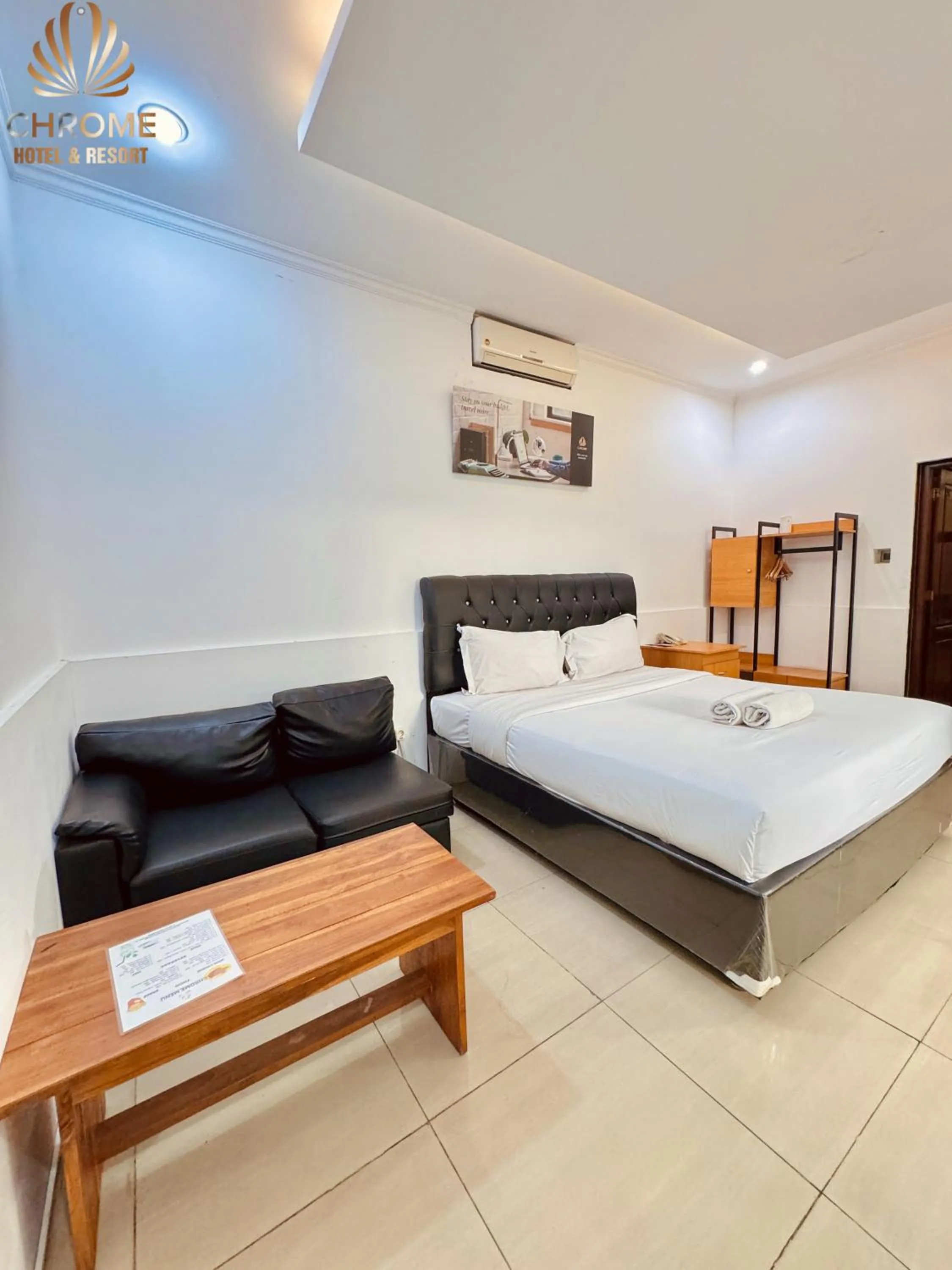 Bedroom, Bed in chrome hotel & resort solo