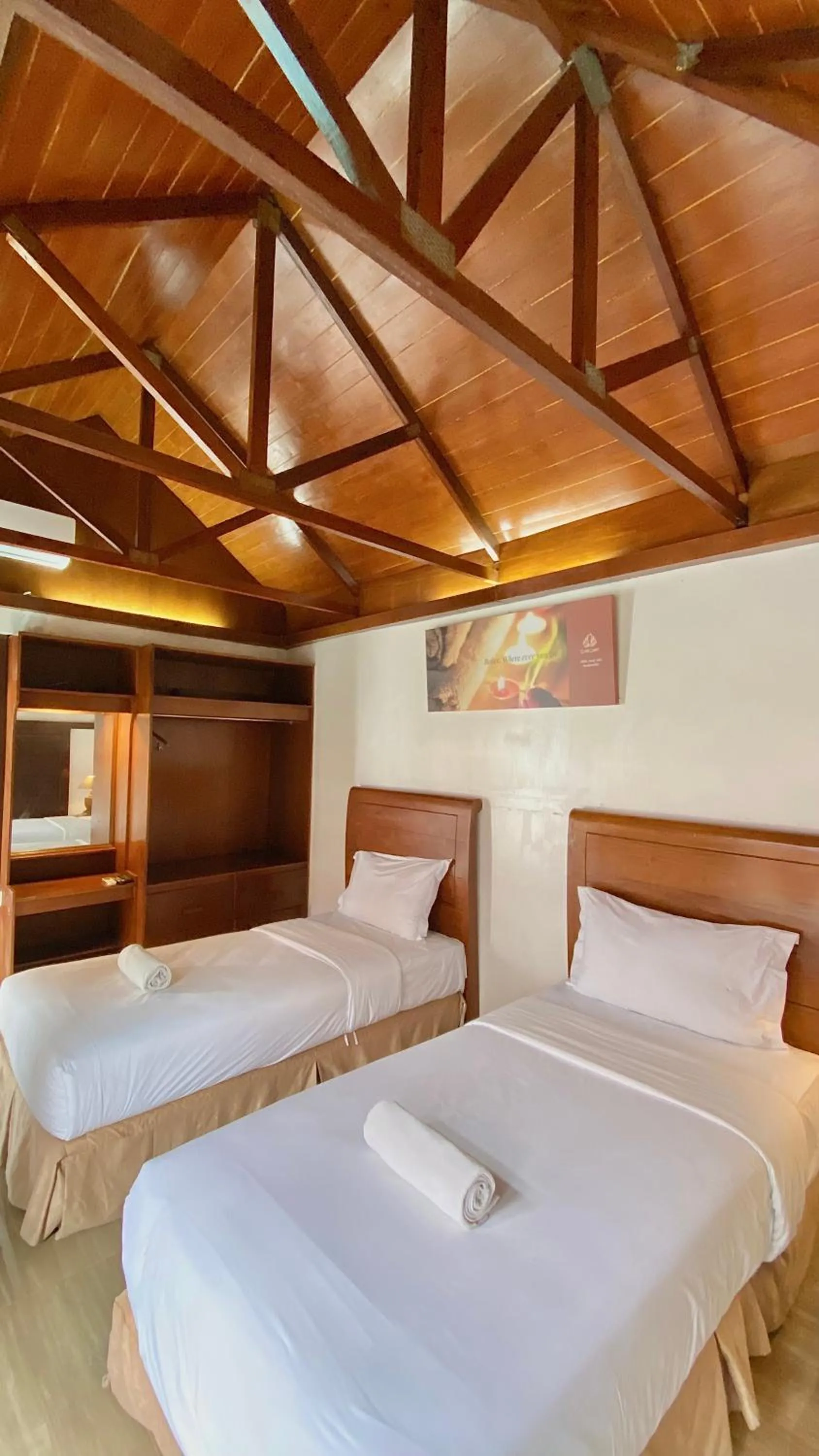 Bed in chrome hotel & resort solo