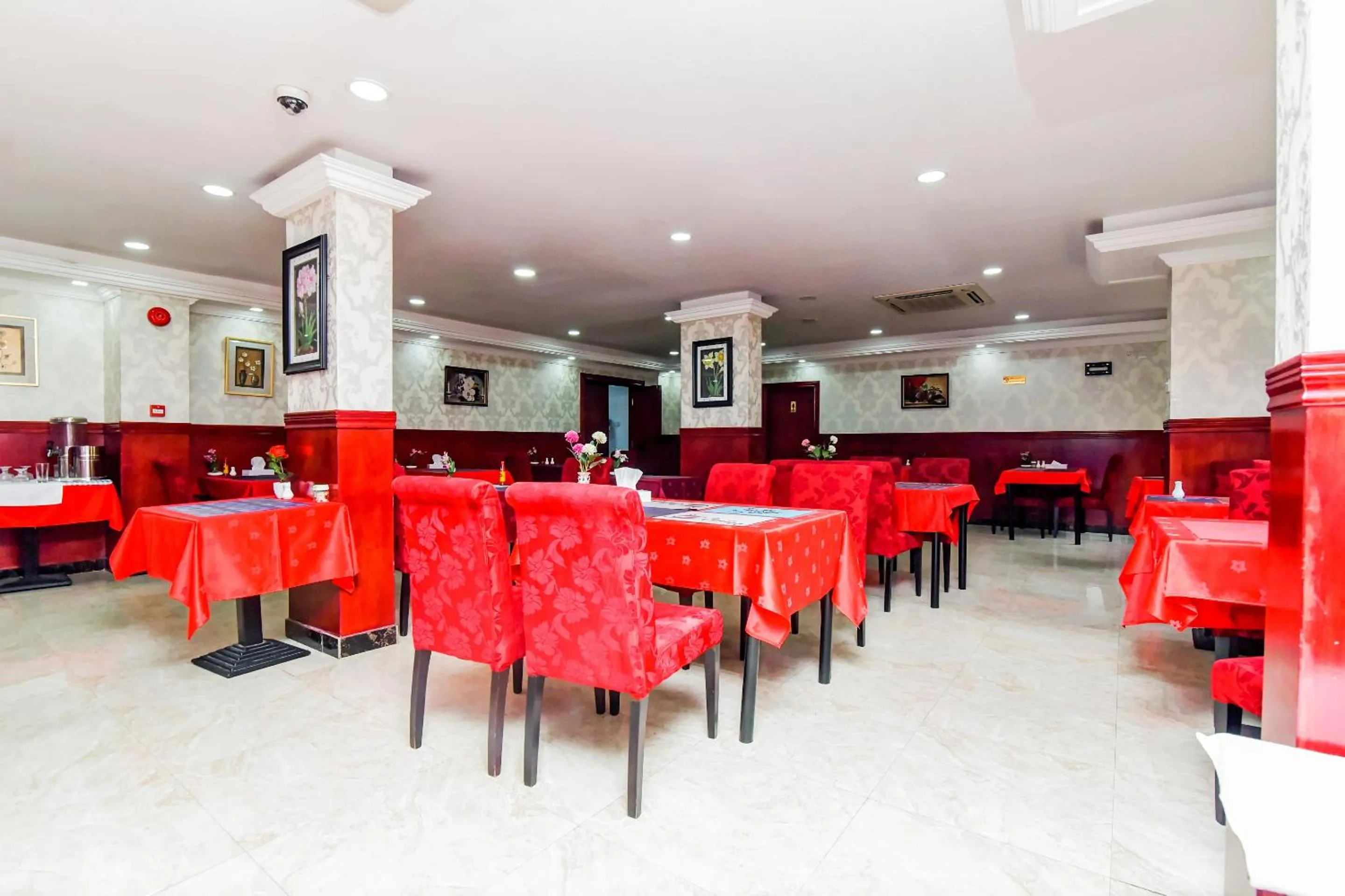 Restaurant/places to eat in OYO 492 Gulf Star