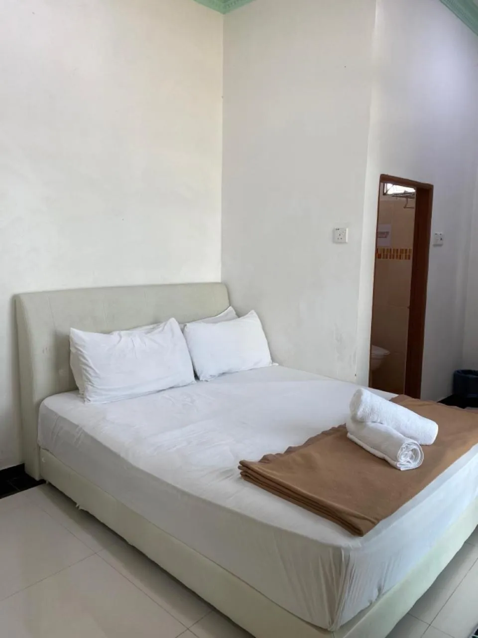 Bed in Raihan Beach Resort