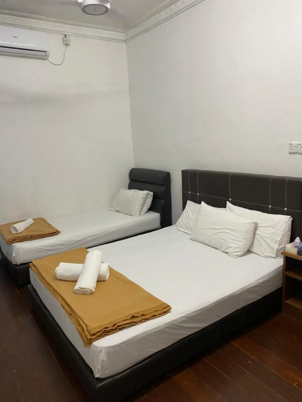 Bed in Raihan Beach Resort