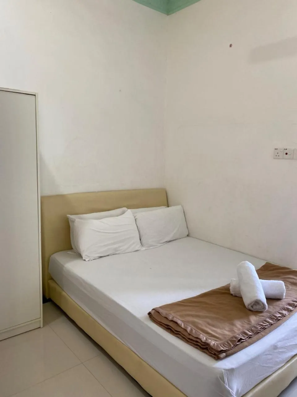 Bed in Raihan Beach Resort