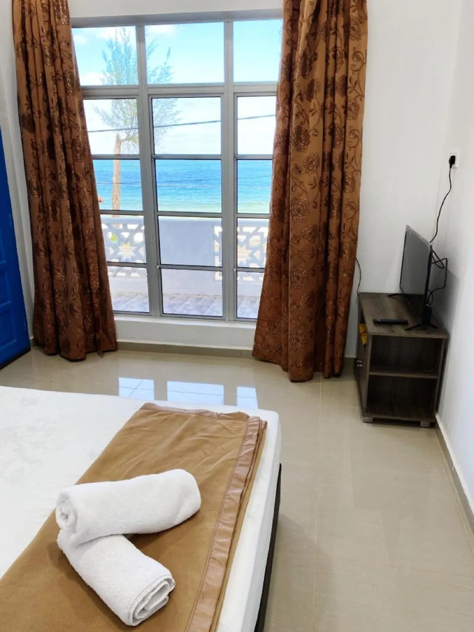 Bed in Raihan Beach Resort