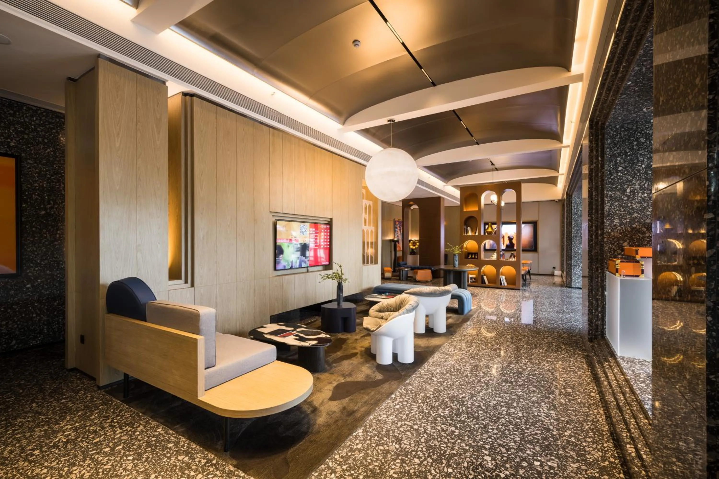 Seating area in Arthur Hotel Luogang Xiangang Metro Guangzhou-Free Breakfast and Free Afternoon Tea