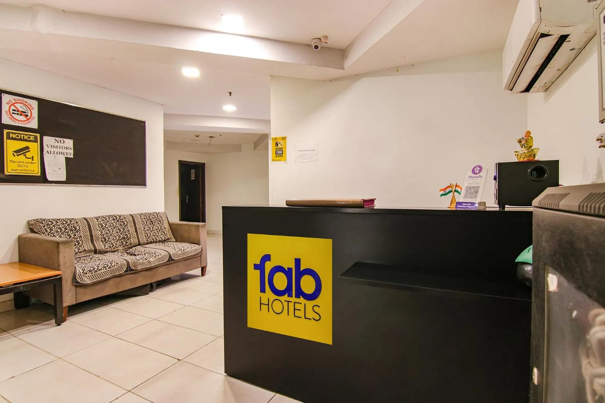 Lobby or reception in FabHotel Moro Rohini Sector 11