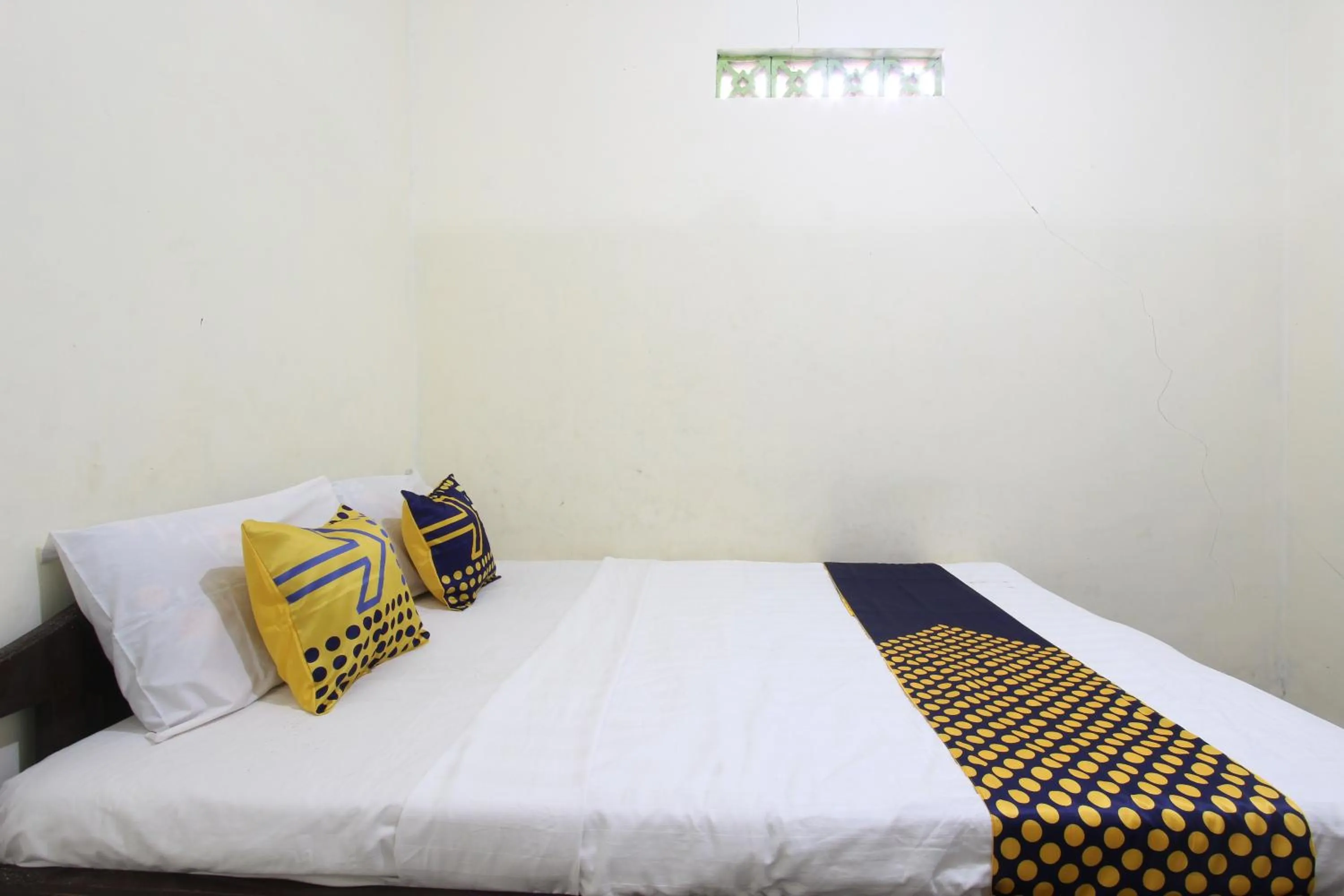 Bedroom, Bed in Hotel O Penginapan Tanjung Alang Syariah